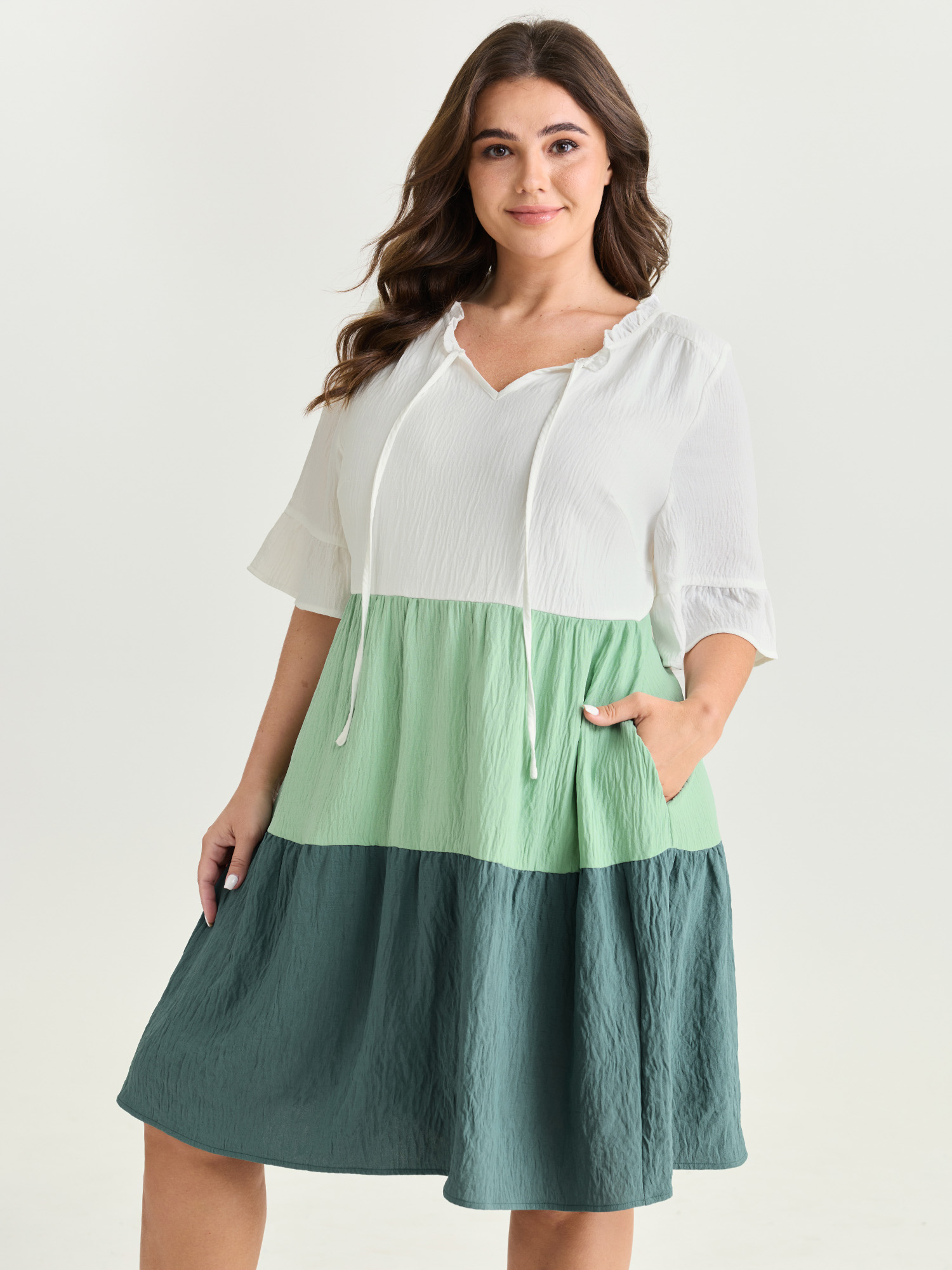 BloomChic Women's Plus Size Colorblock Drawstring Neckline Tiered Mini Dress DarkSlateGray Solid Knee Length Everyday-Casual Lace-Up 10/M