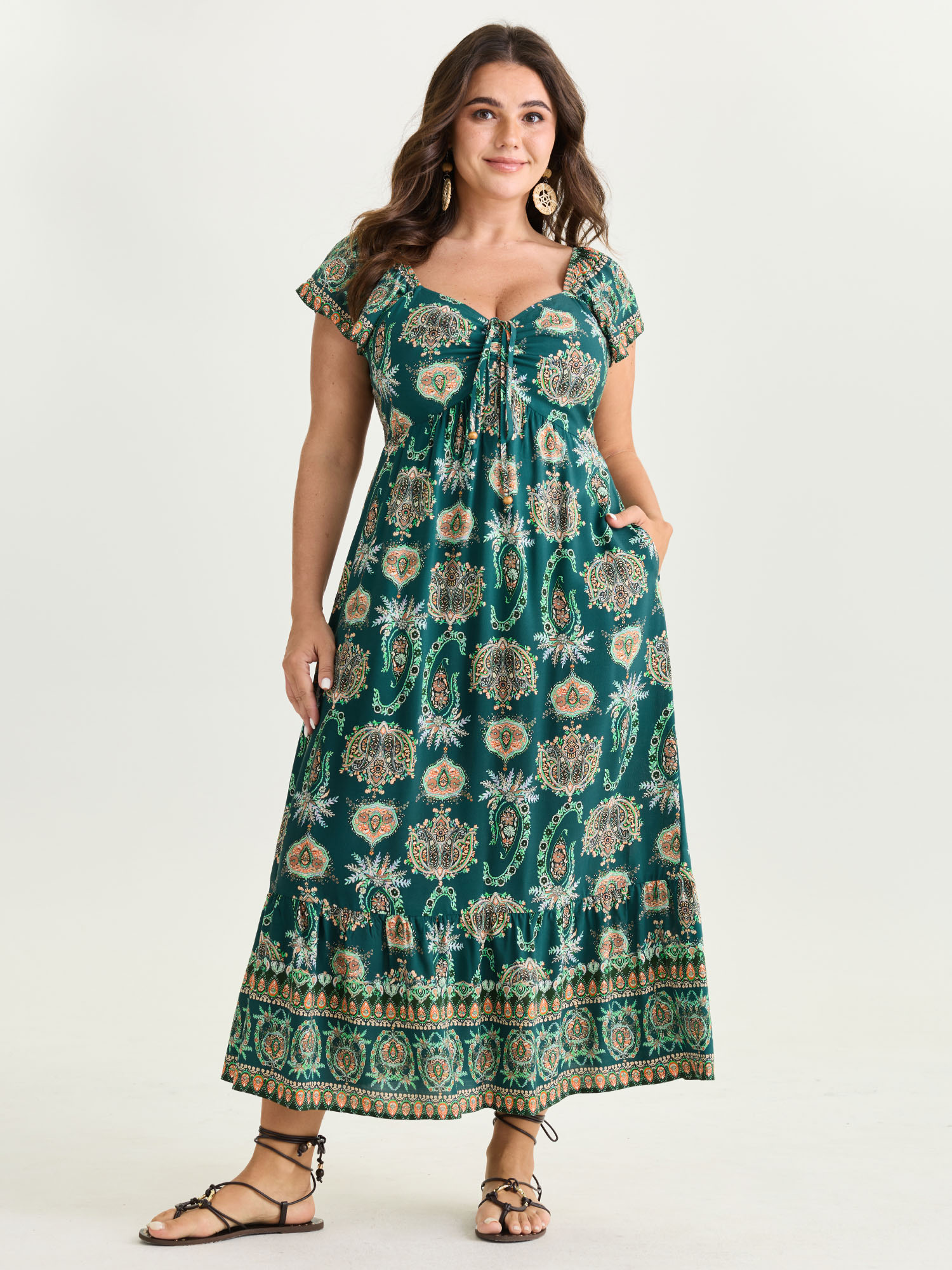 BloomChic Women's Plus Size Paisley Print Ruched Adjustable Bodice Maxi Dress Emerald Marine Elements Maxi Vacation Ruched 12/L