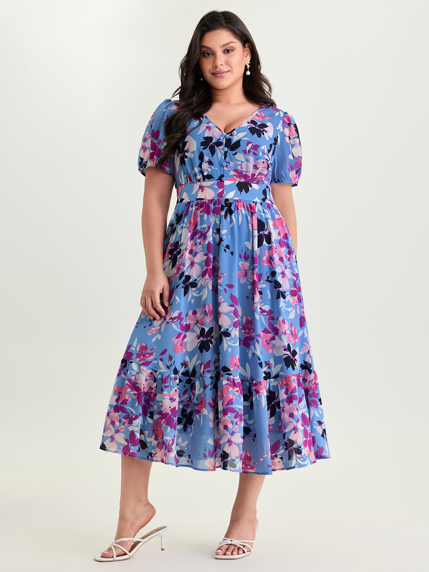 BloomChic Plus Size Island-Ready Floral Print V-Neckline Maxi Dress - Curve Ladies Bluepurple Elegant Short sleeve Ditsy Floral Side Pocket Daily Dresses 22-24/2X