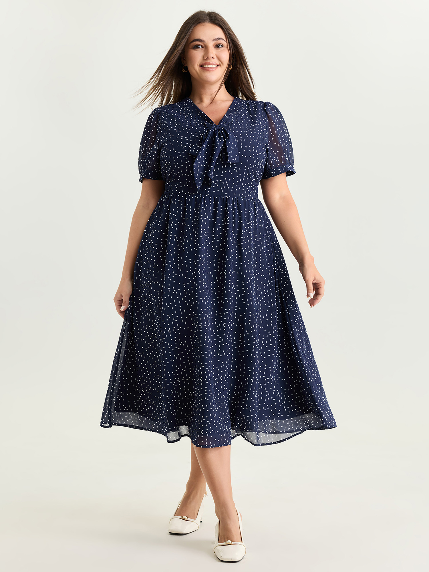 BloomChic Women's Plus Size Pretty Polka Dots Ribbon Neckline Midi Dress Indigo Polka dots Midi Office Lace-Up 28/5X