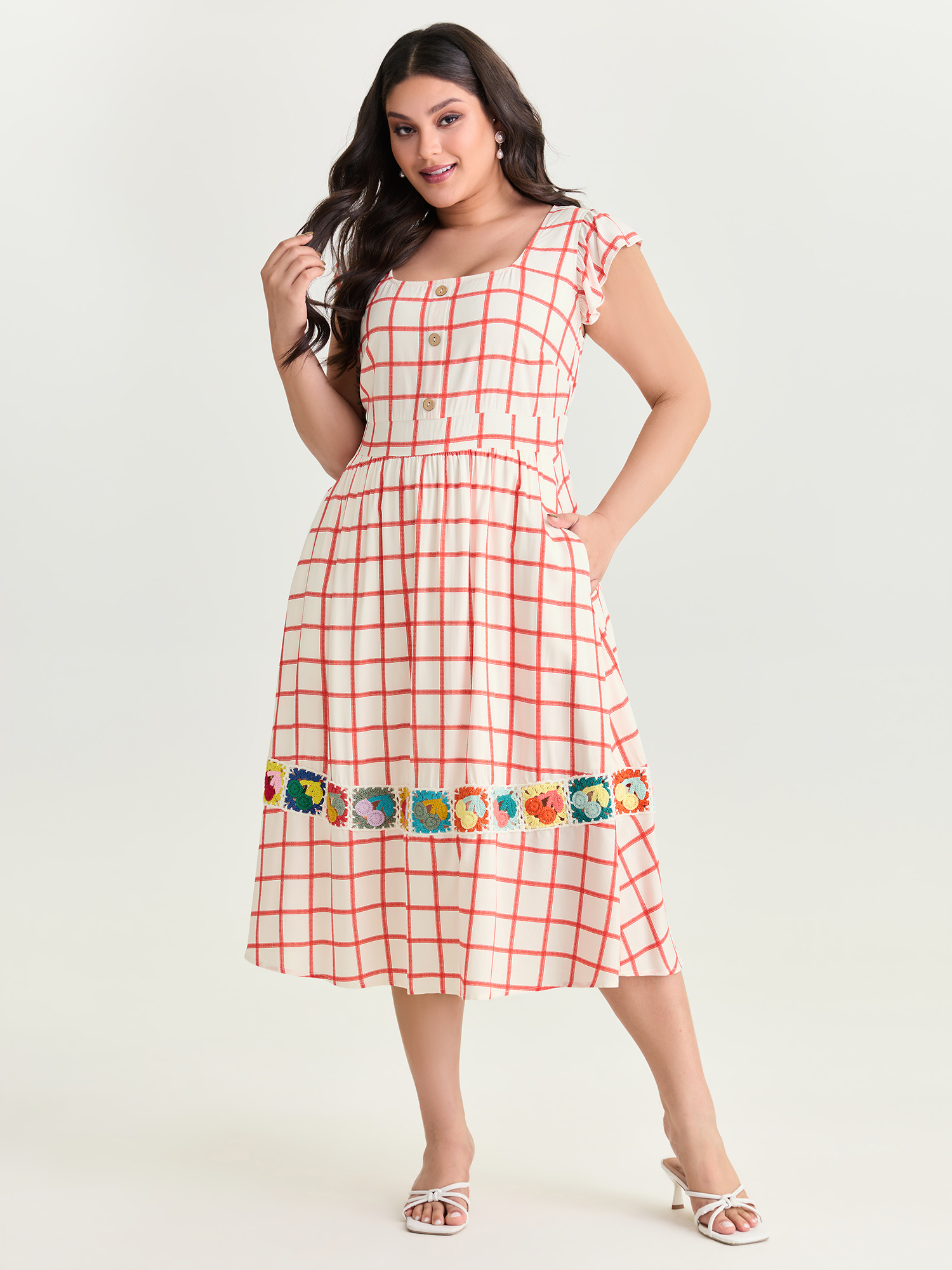BloomChic Women's Plus Size Grid Print Crochet Floral Pockets Midi Dress Beige Plaid Maxi Everyday-Elegant Patchwork 22-24/3X