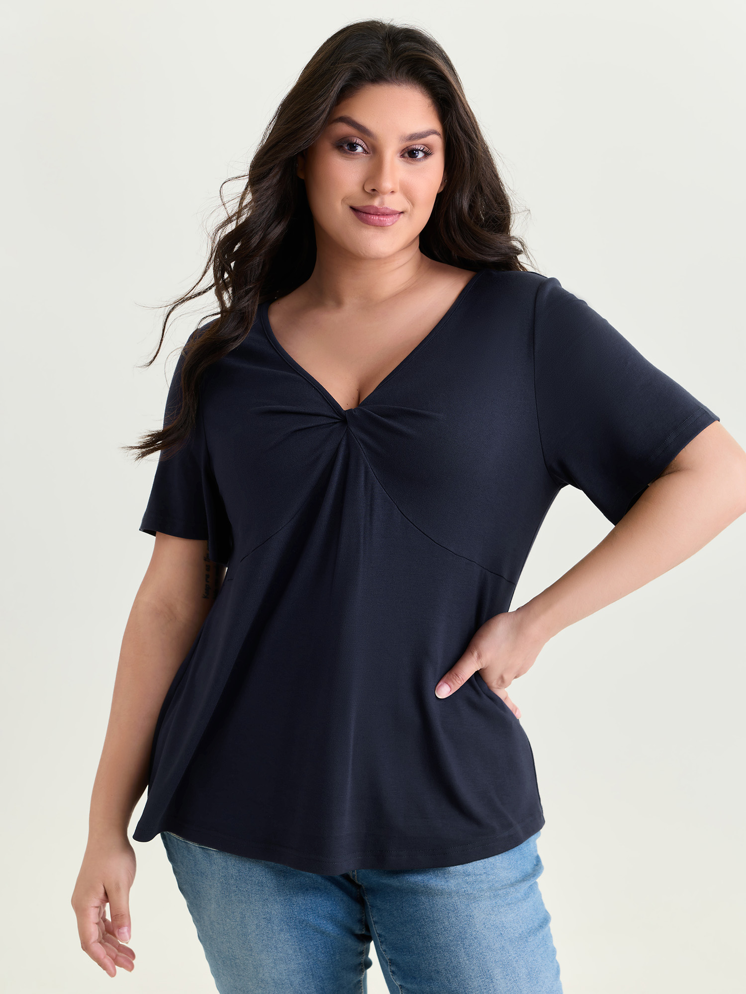 BloomChic Women's Plus Size Supersoft Ruched V-Neck T-Shirt Indigo Solid Everyday-Casual Short sleeve Deep V-Neck 10/M