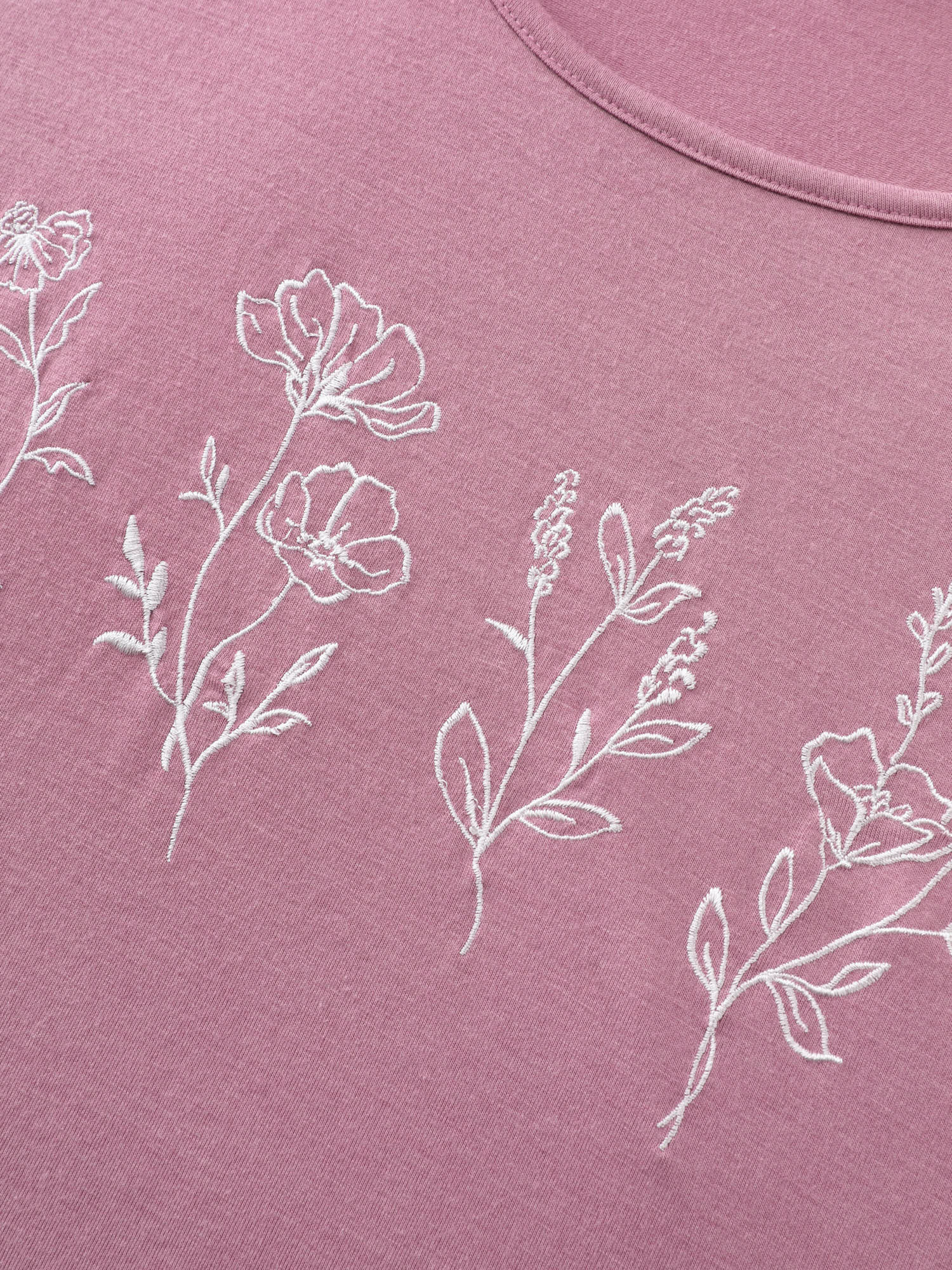 Side view of BloomChic Women's Plus Size Supersoft Floral Feel T-Shirt Nightgown DustyPink Short sleeve Knee Length Round Neck 22-24/3X
