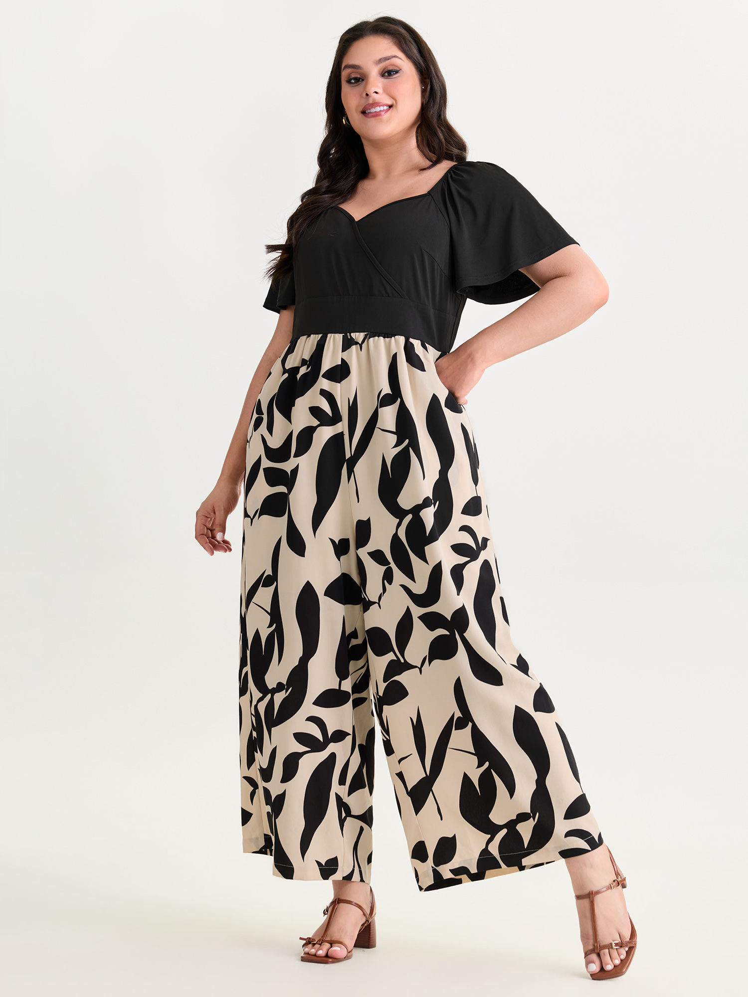 BloomChic Women's Plus Size Large Floral Print Color Contrast Jumpsuit Black Everyday-Elegant Fitted 12/L