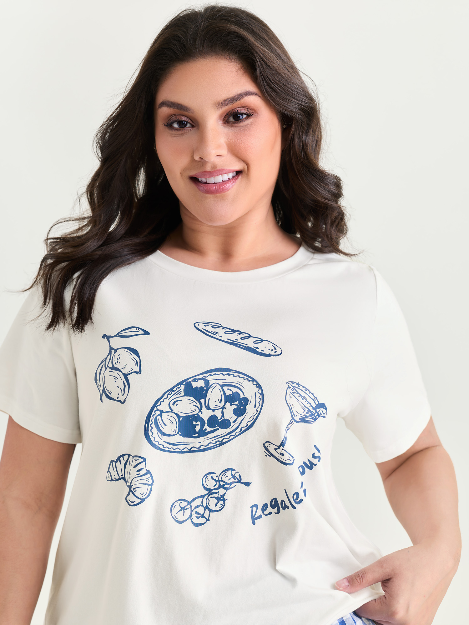 Side view of BloomChic Women's Plus Size Cotton Bagel Print Color Contrast Pajama Set DarkBlue 28/5X