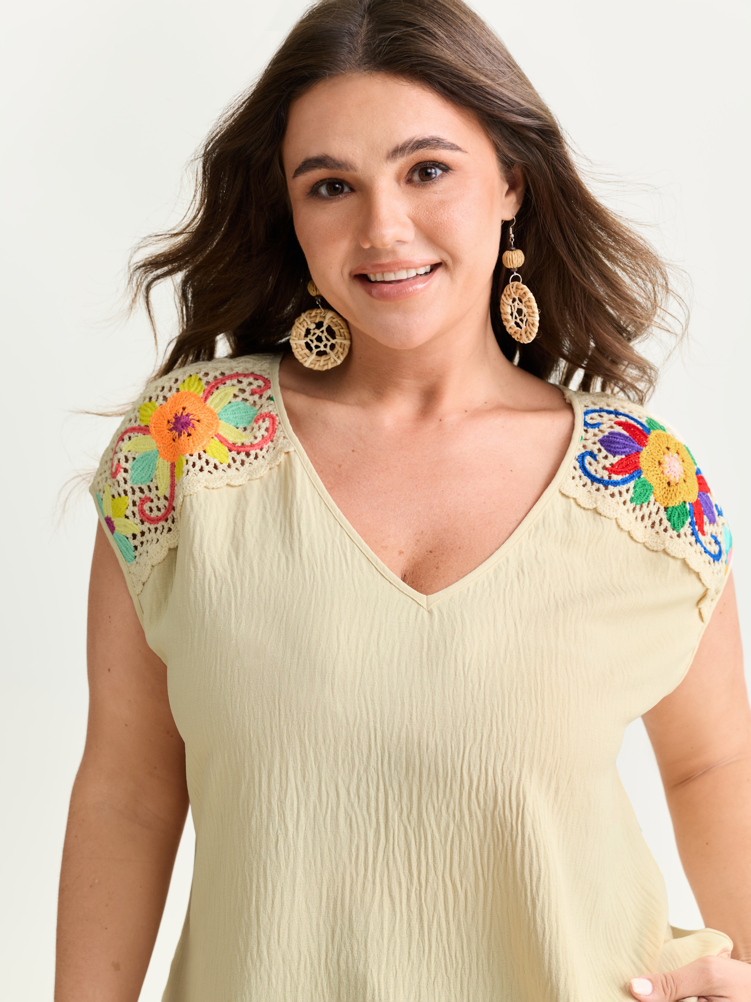 BloomChic Women's Plus Size Colorful Openwork Crochet V-Neck Blouse Apricot Synthetic texture Vacation Cap Sleeve 26/4X