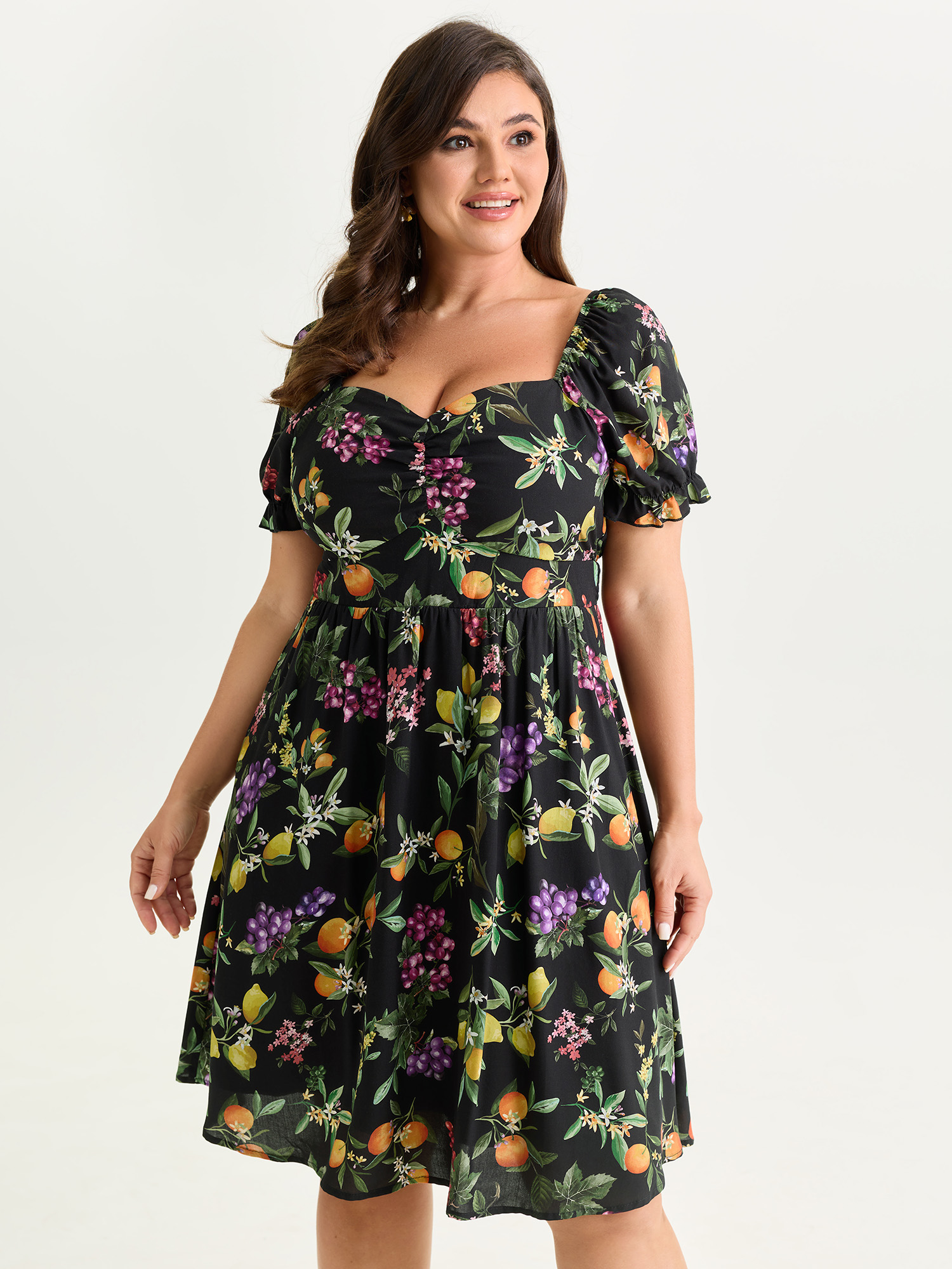 BloomChic Plus Size Fruit Print Sweetheart Neckline Mini Dress - Curve Ladies Pureblack Elegant Short sleeve Ditsy Floral Side Pocket Daily Dresses 18-20/1X