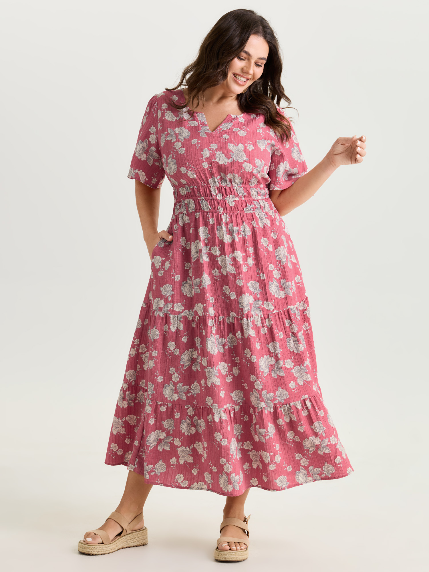 BloomChic Plus Size Textured Shirred Cinched Waist Maxi Dress - Curve Ladies Rosered Resort Short sleeve Solid Side seam pocket Daily Dresses 16/L