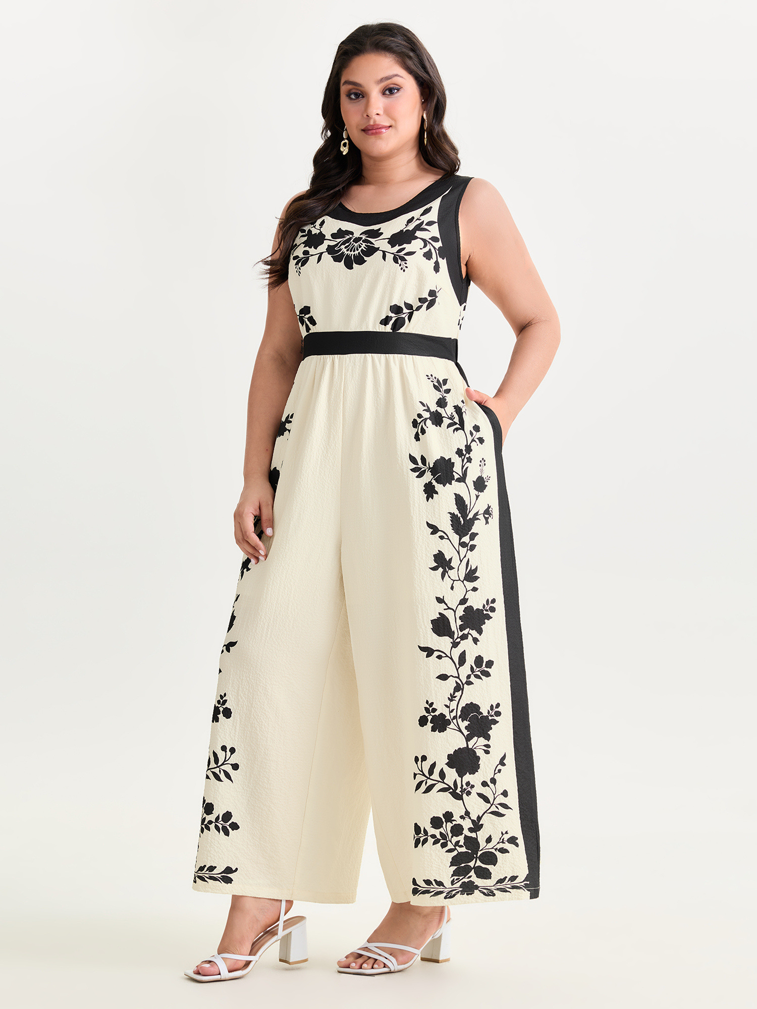 BloomChic Women's Plus Size Color Contrast Floral Print Back-Tie Jumpsuit Beige Everyday-Elegant Fitted 10/M