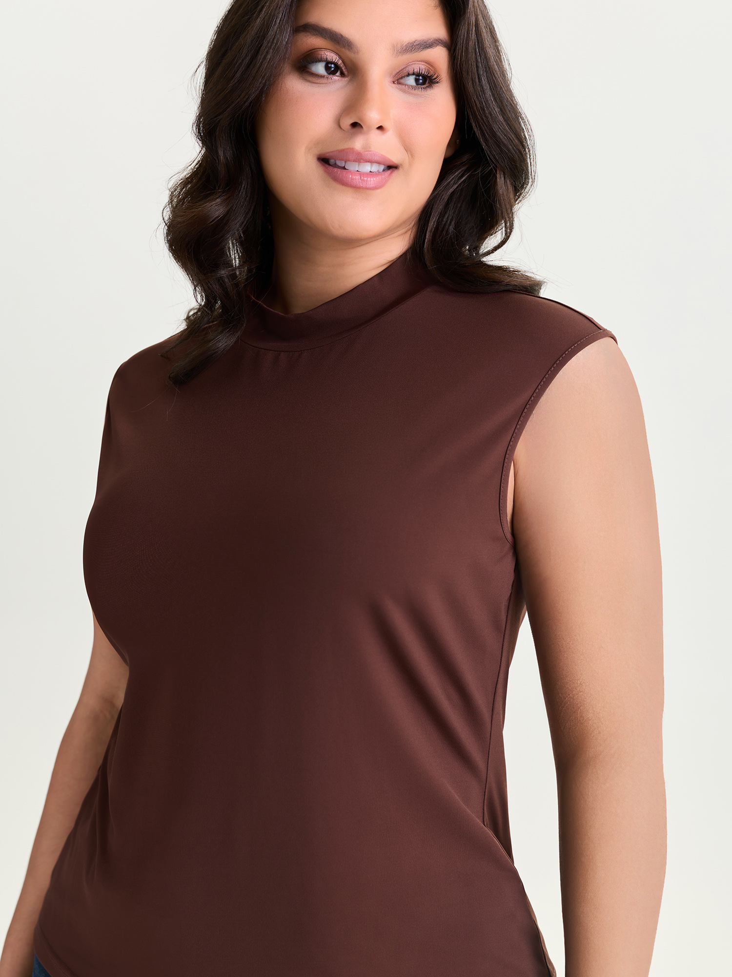 BloomChic Women's Plus Size Stretchy Mock Neckline Plain T-Shirt Browncoffeecolor Everyday-Elegant Fitted Sheath Turtleneck 14-16/1X