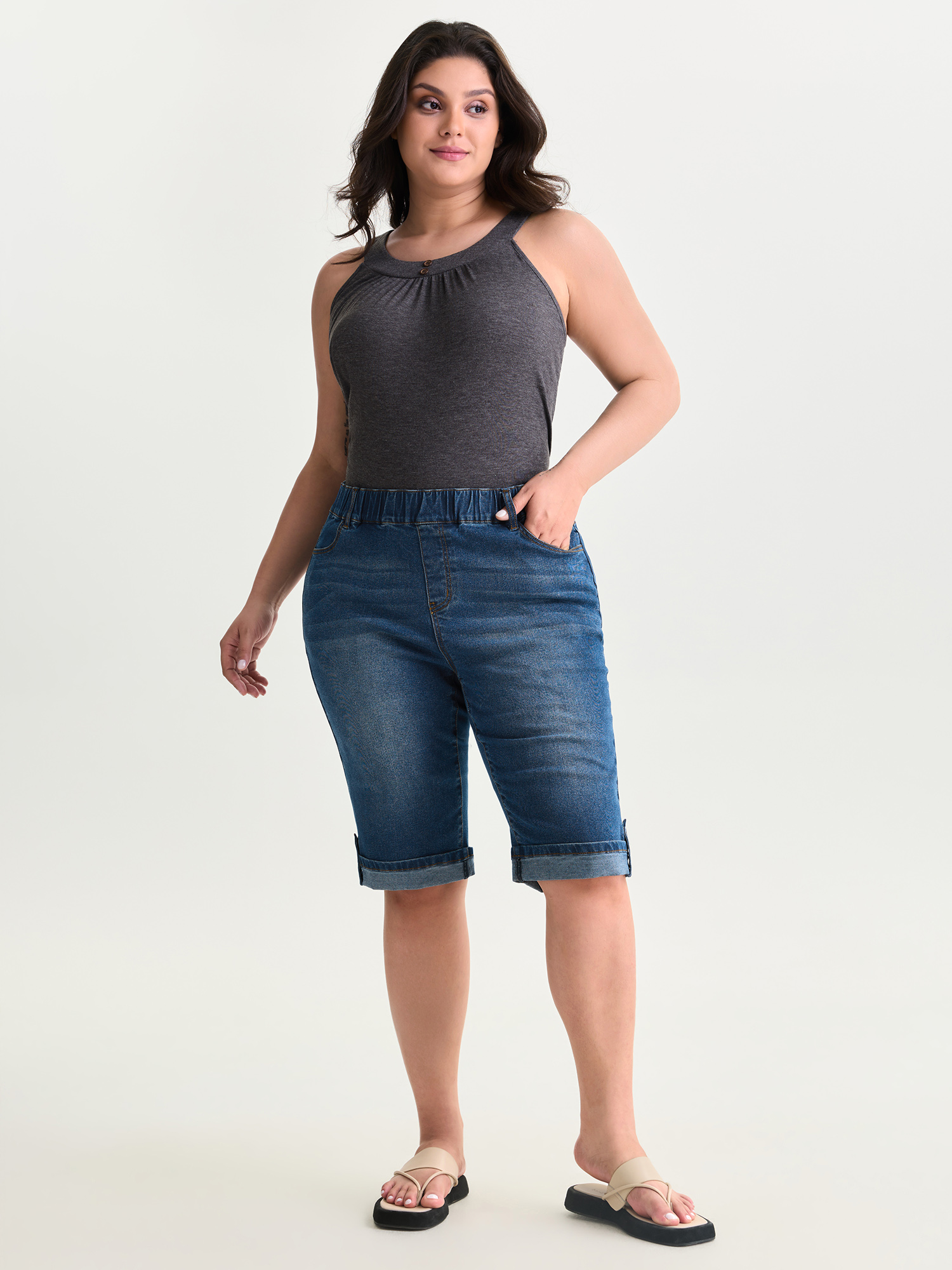BloomChic Women's Plus Size Pull-On Stretchy Denim Shorts Mediumblue Non High Rise Casual 30/6X