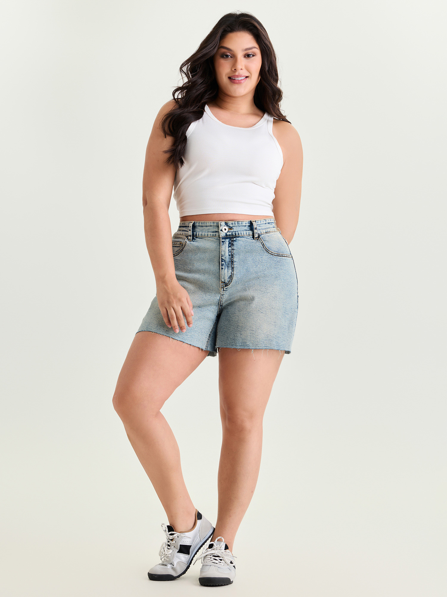 BloomChic Women's Plus Size Stretchy Light Washed Straight-Leg Denim Shorts Denimlightblue 10/M