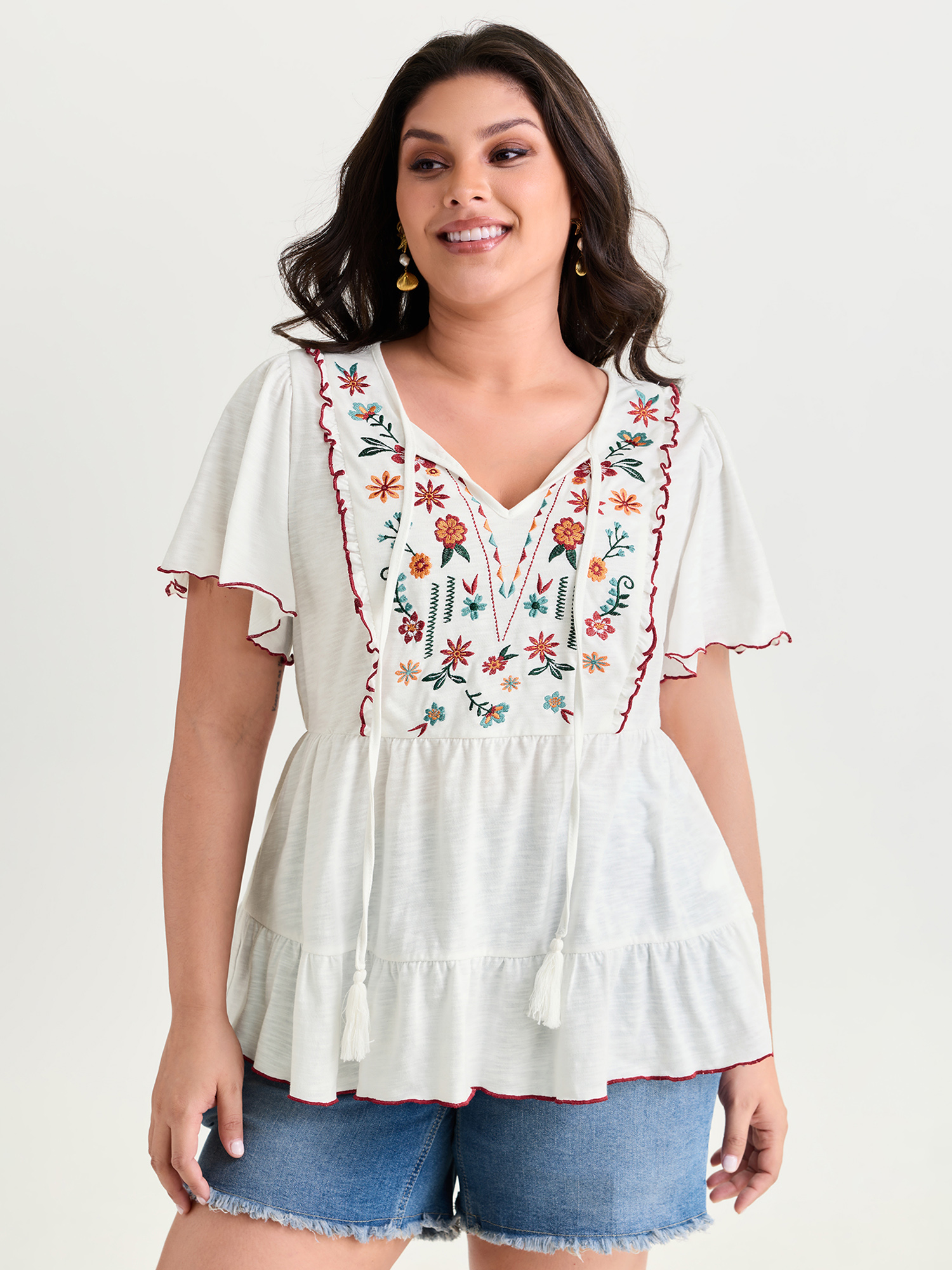 BloomChic Women's Plus Size Supersoft Floral Embroidered Tassels T-Shirt WhiteSmoke Floral Vacation Short sleeve V-Notch Neck 10/M