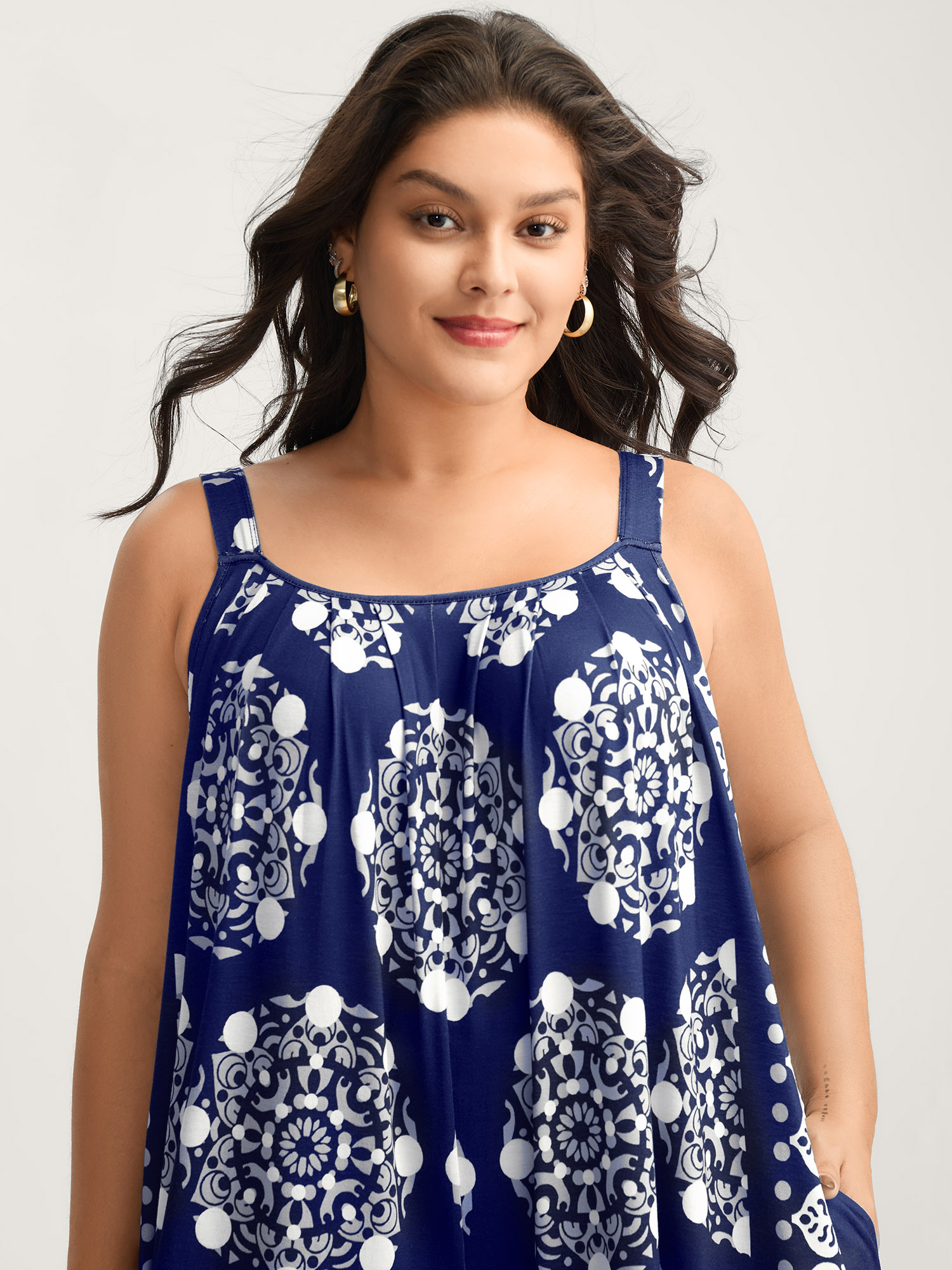 Side view of BloomChic Women's Plus Size Sunkissed Stretchy Adjustable Strap Jumpsuit Midnight Vacation Baggy 18-20/2X