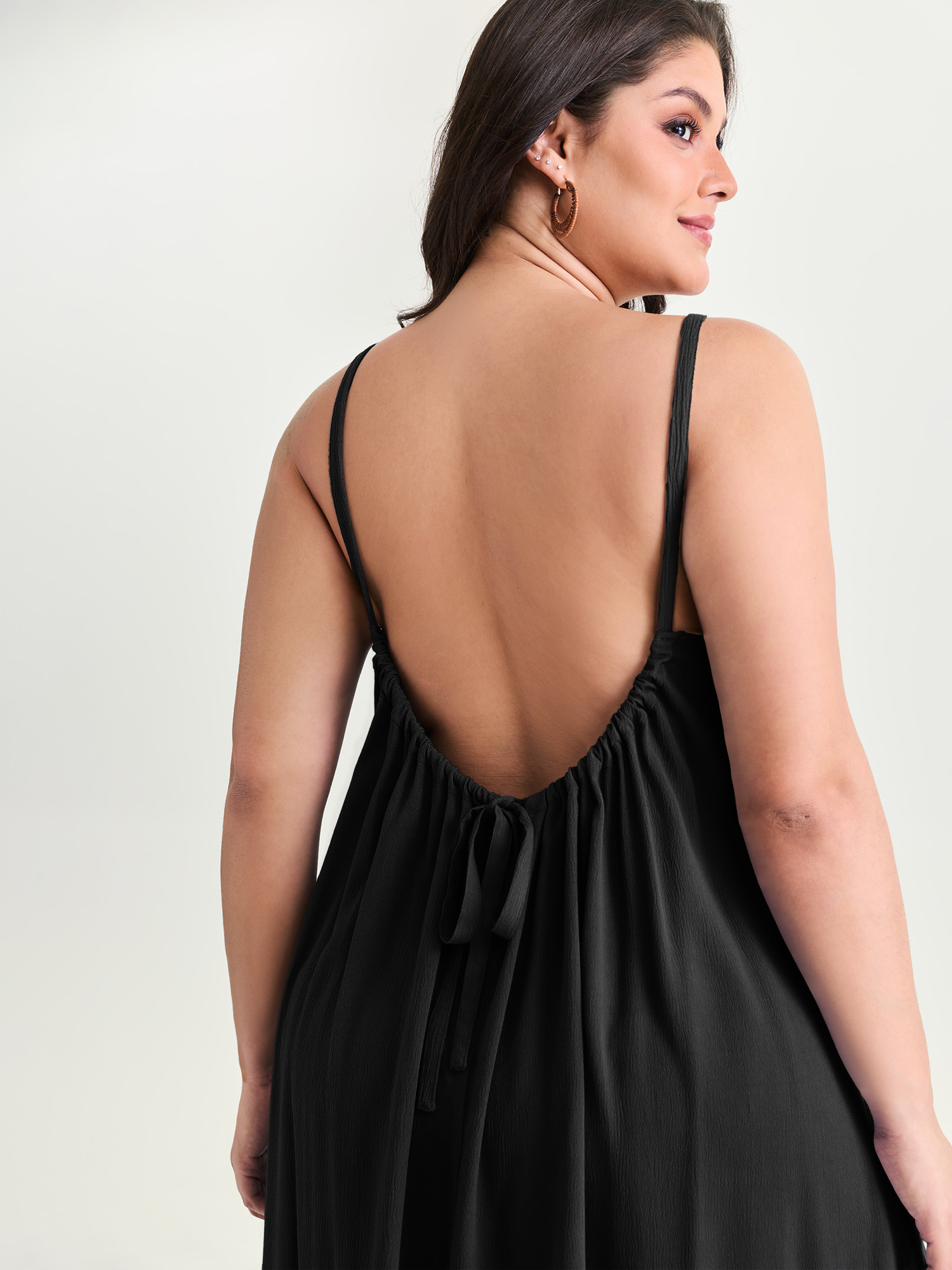 BloomChic Women's Plus Size Backless Flowy Cami Plain Midi Dress Black Solid Midi Vacation Ruched 10/M