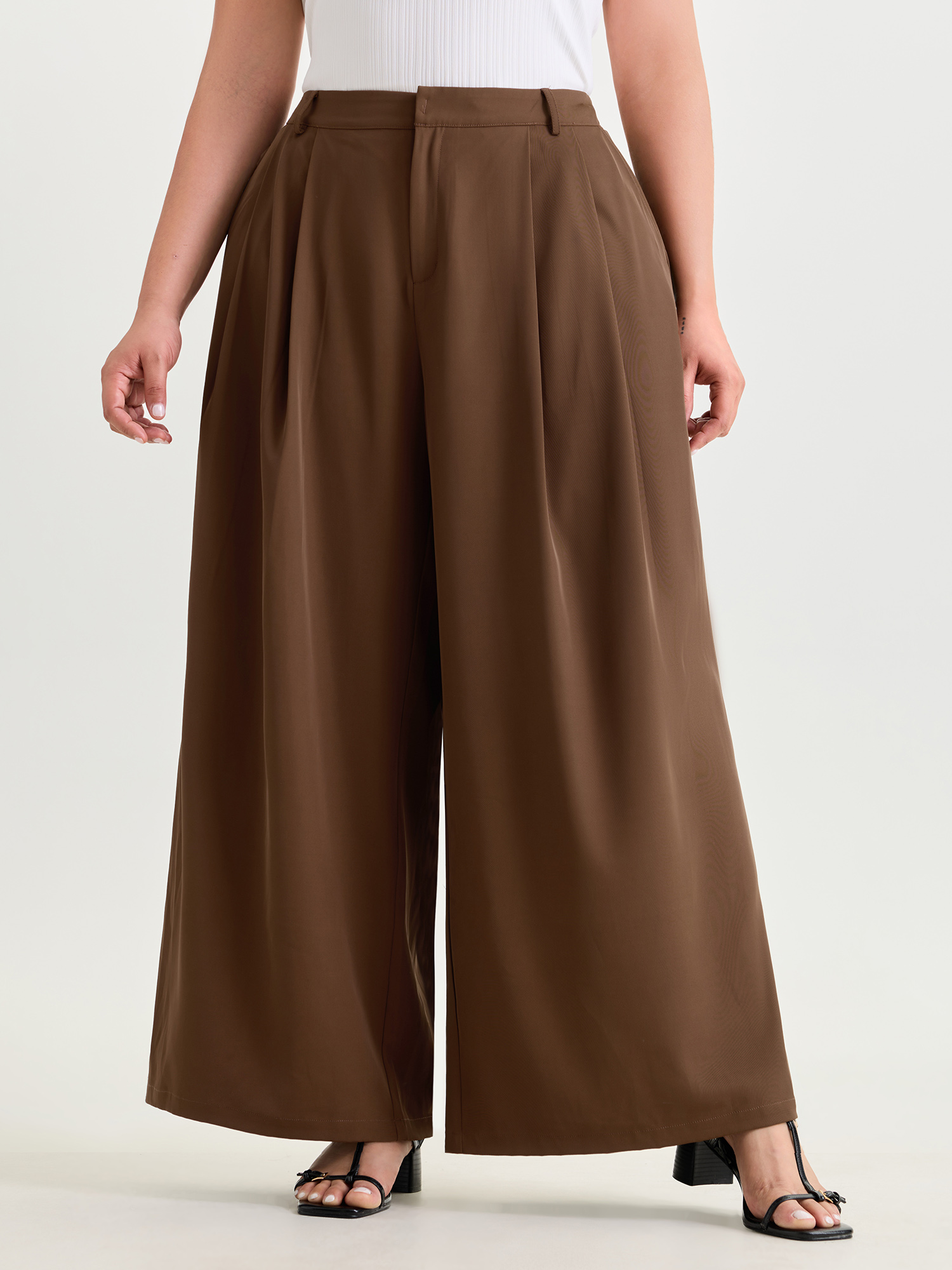 BloomChic Women's Plus Size Pleated Flared Plain Pockets Pants DarkBrown Solid Wide leg Mid Rise 10/M
