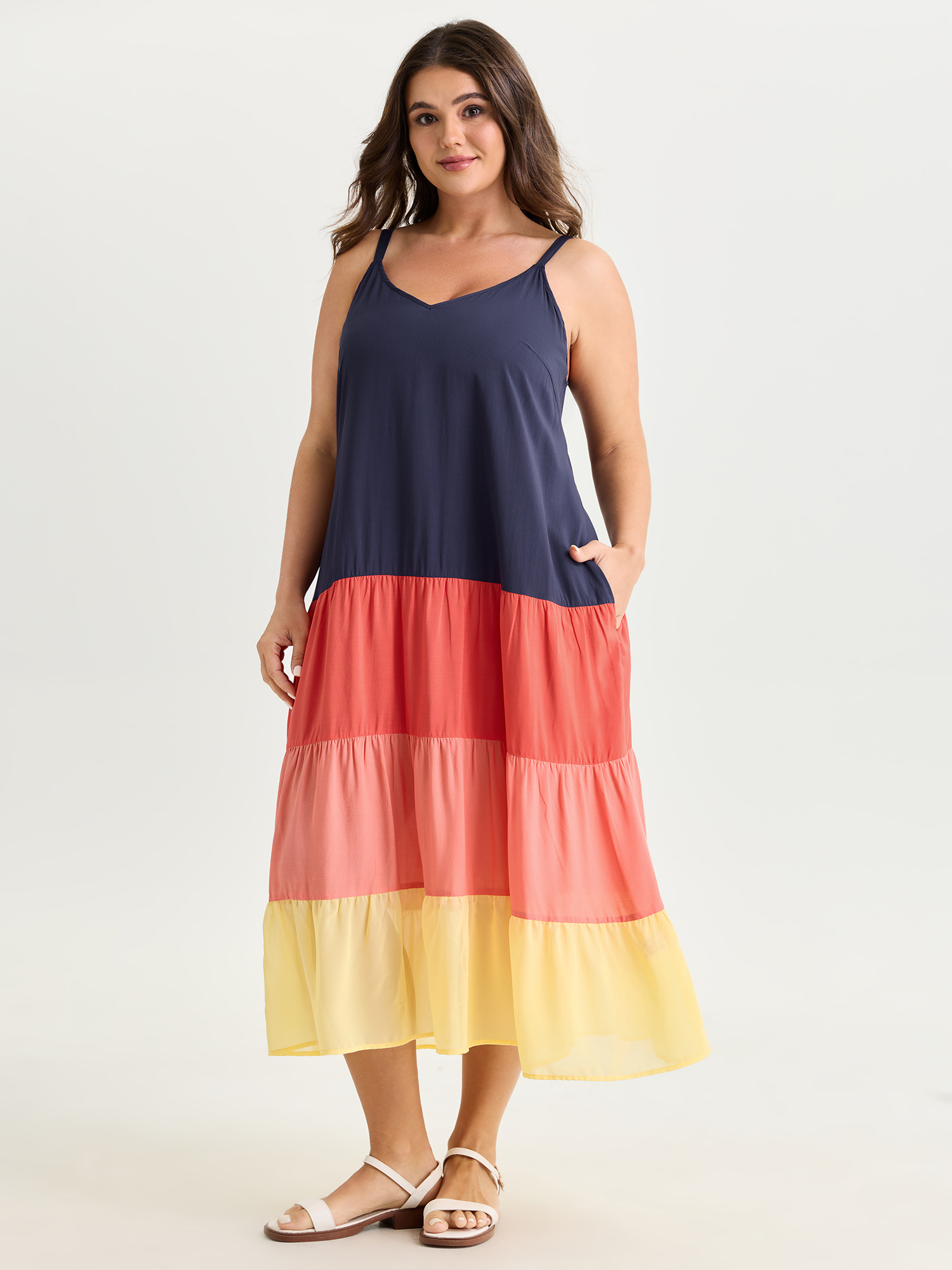 BloomChic Plus Size Colorblock Tiered Pockets Cami Midi Dress - Curve Ladies Indigo Leisure Sleeveless Color Block Daily Dresses 22-24/2X