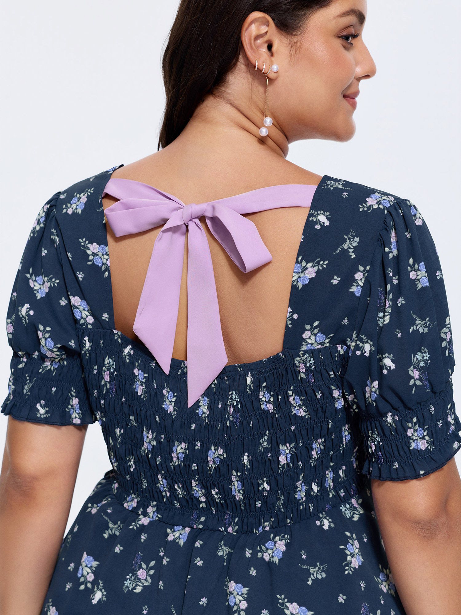 BloomChic Women's Plus Size Floral Print Ruched Fit And Flare Blouse DarkBlue Ditsy Floral Elegant Short sleeve Sweetheart Neck 30/6X