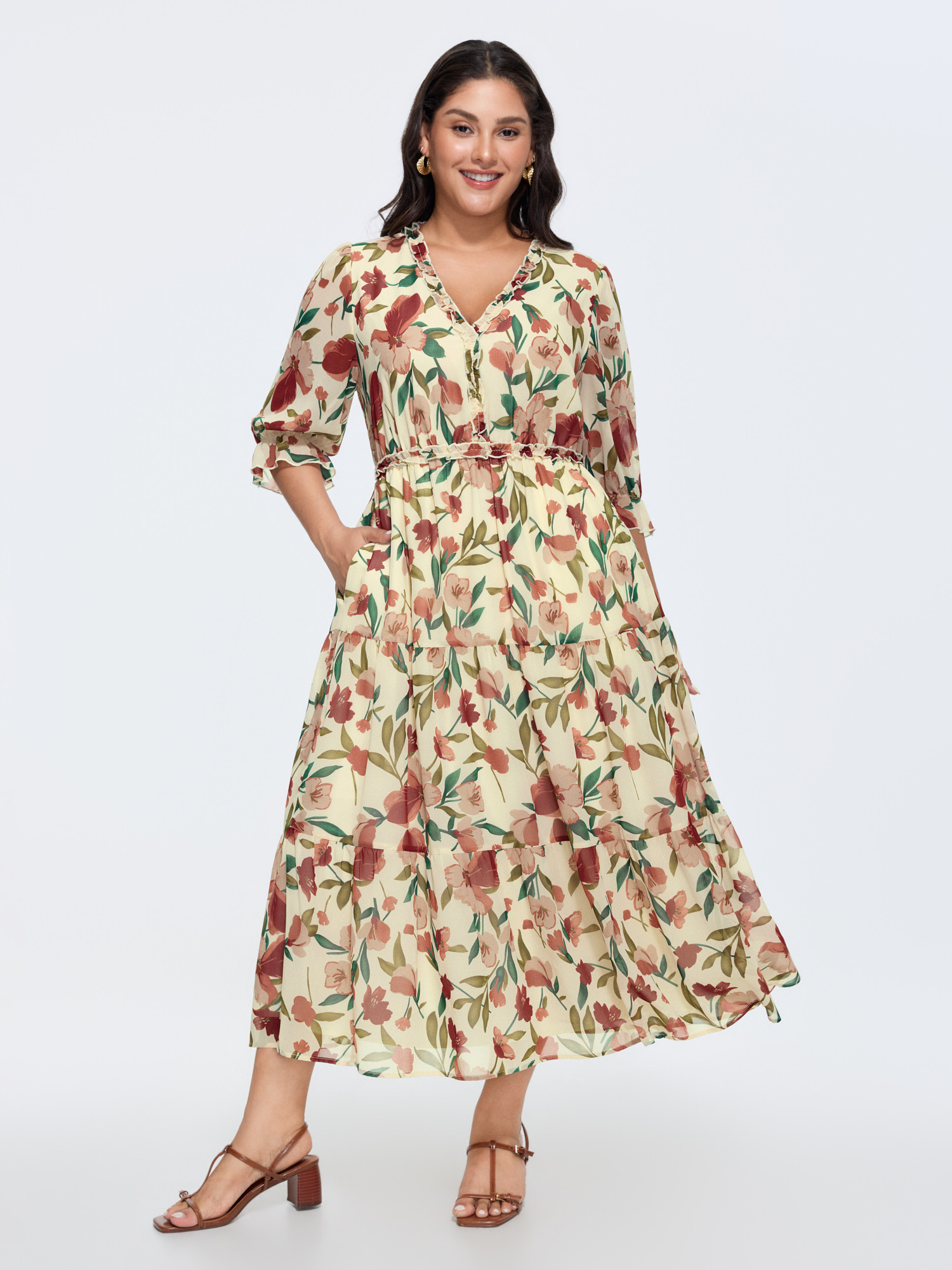 BloomChic Women's Plus Size Romantic Floral Print Ruffled Edge Maxi Dress Ivory Floral Maxi Everyday-Elegant Ruffles 18-20/2X