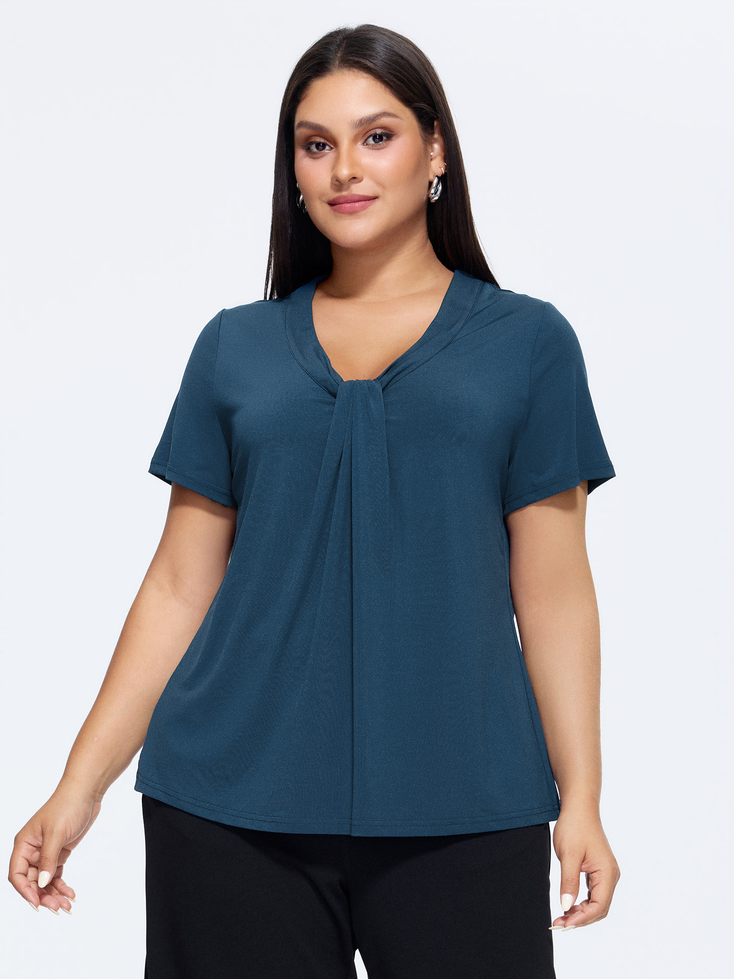 BloomChic Women's Plus Size Stretchy Knotted Draped Neckline Blouse Indigo Solid Office Short sleeve V-Neck 10/M