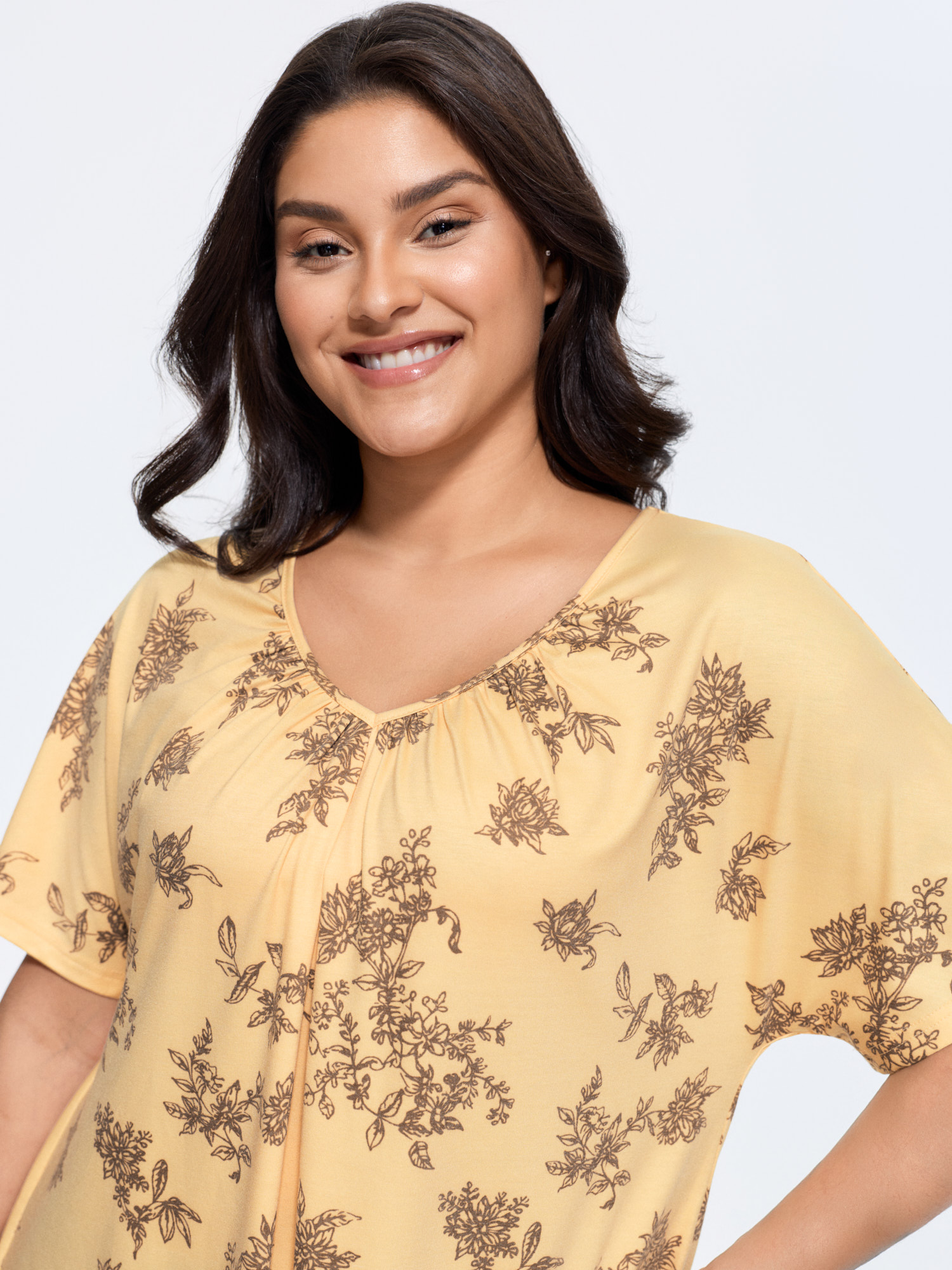 BloomChic Women's Plus Size Pleated Plain Half-Sleeve Knit Top Lightyellow Short sleeve Everyday-Casual V-Neck 10/M