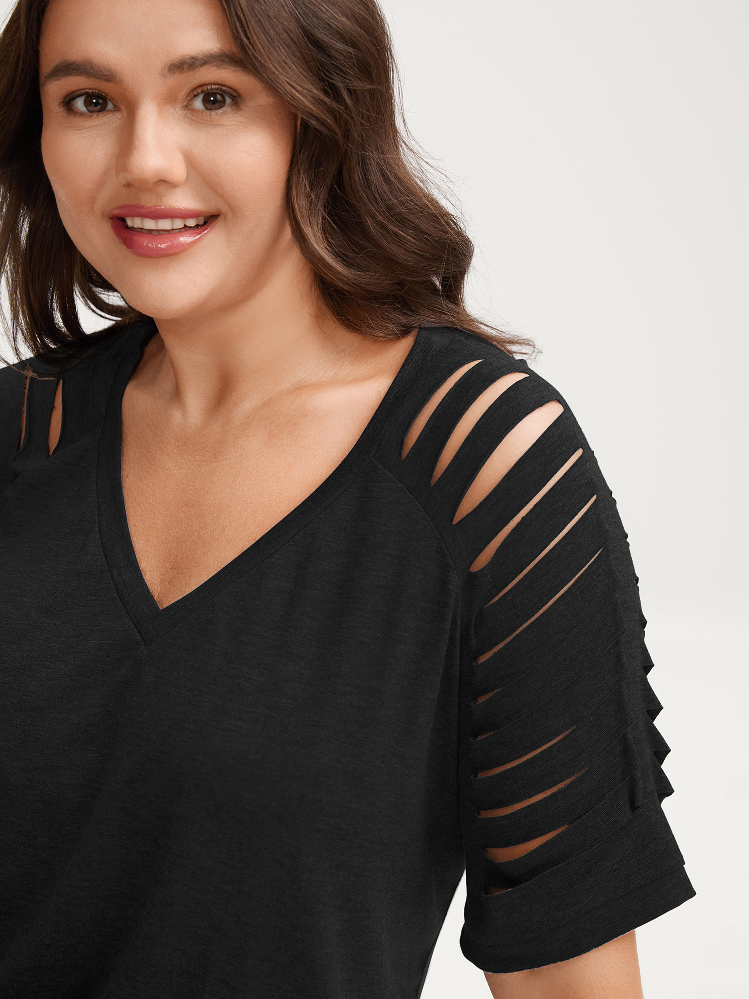 BloomChic Plus Size Cut-Out Sleeve V Neck T-Shirt - Women's Black Tie-dye V-Neck Comfort Midsection Fit Cap Sleeve Americana Daily Knit Tops 32/5X