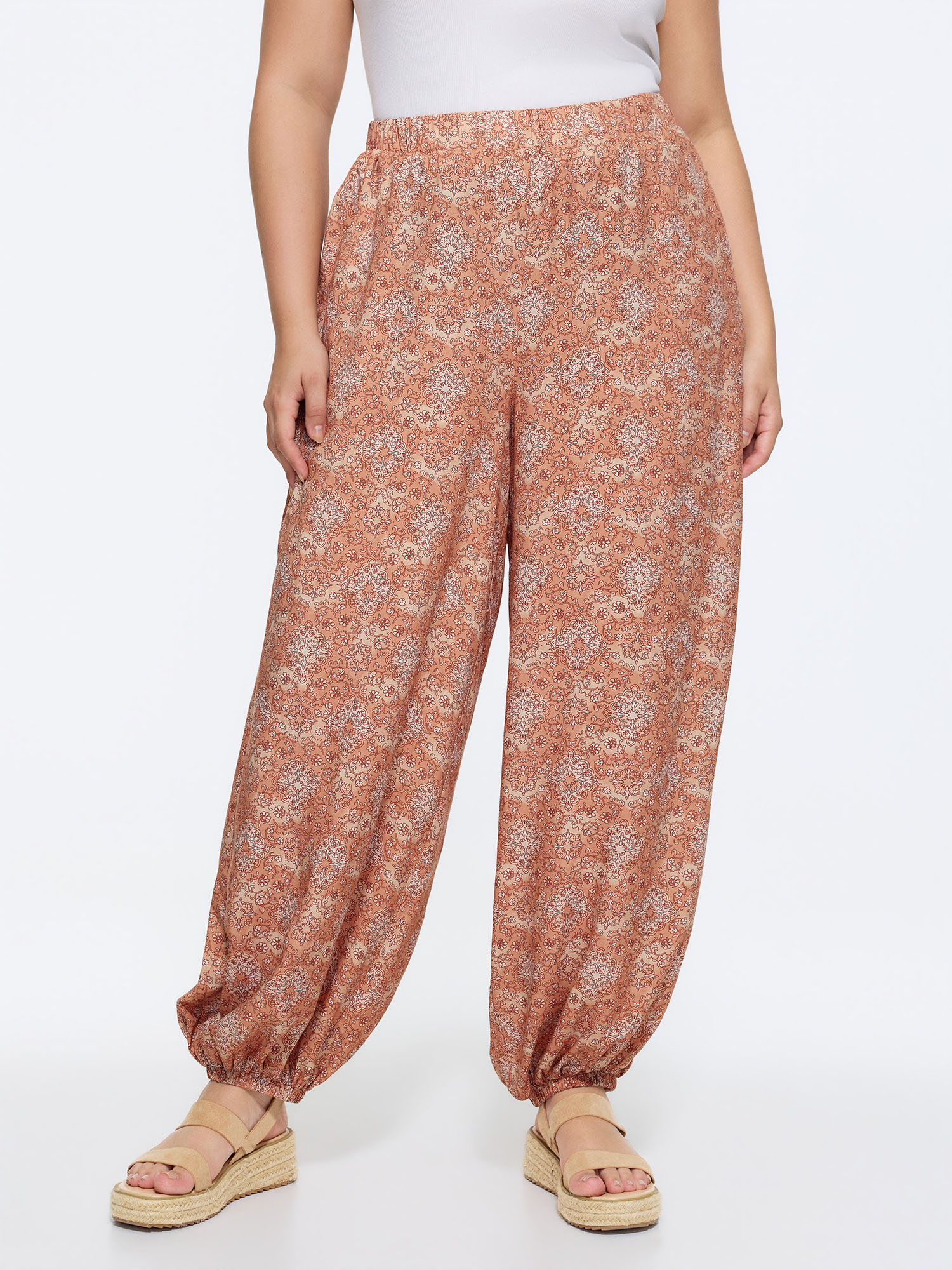 BloomChic Women's Plus Size Boho Floral Print Elastic Waist Harem Pants Lightorange Ditsy Floral Wide leg Mid Rise Vacation 30/6X