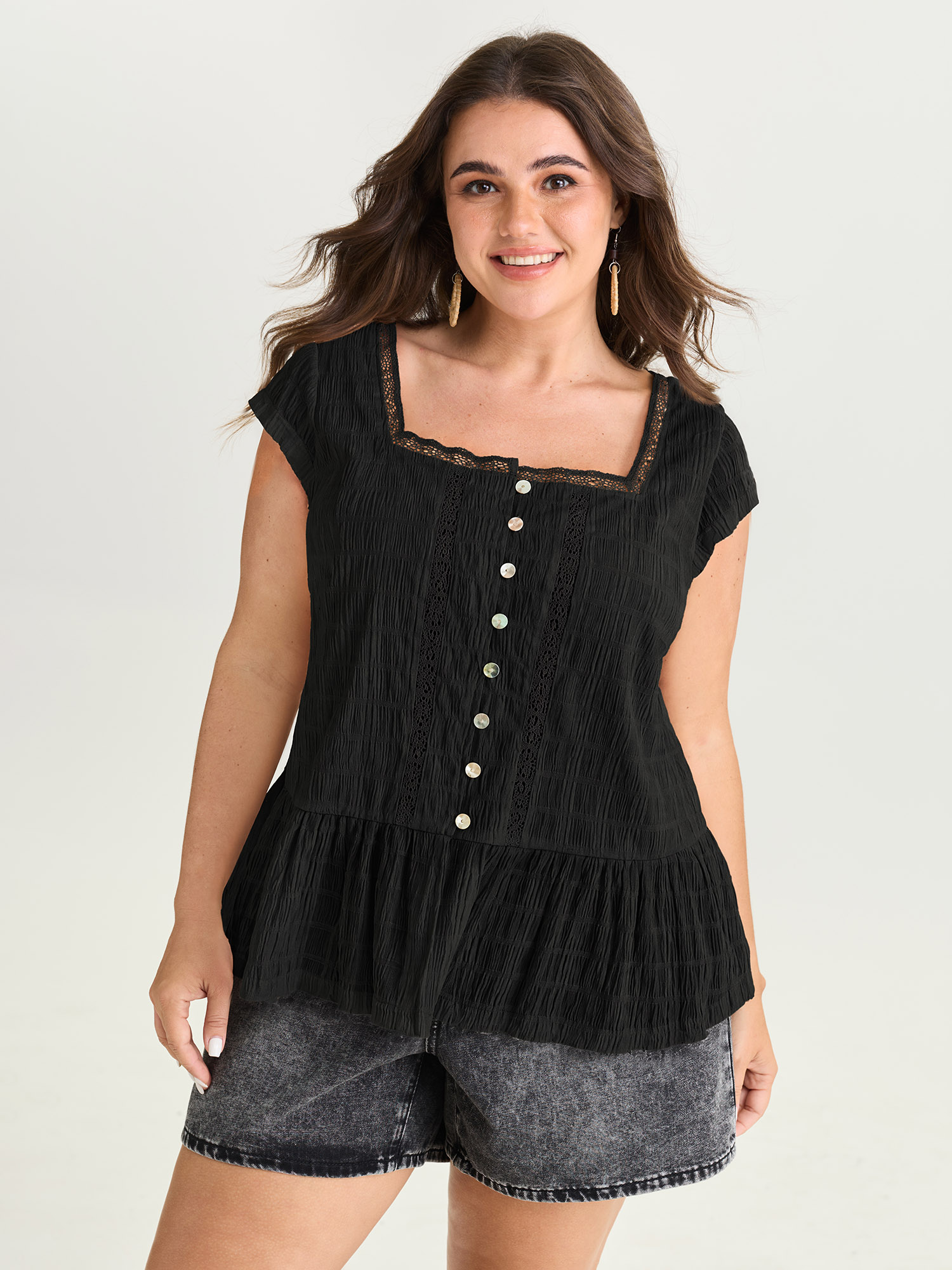 BloomChic Women's Plus Size Lace Trim Sheer Ruffled Hem Blouse Black Solid Vacation Short sleeve Square Neck 30/6X