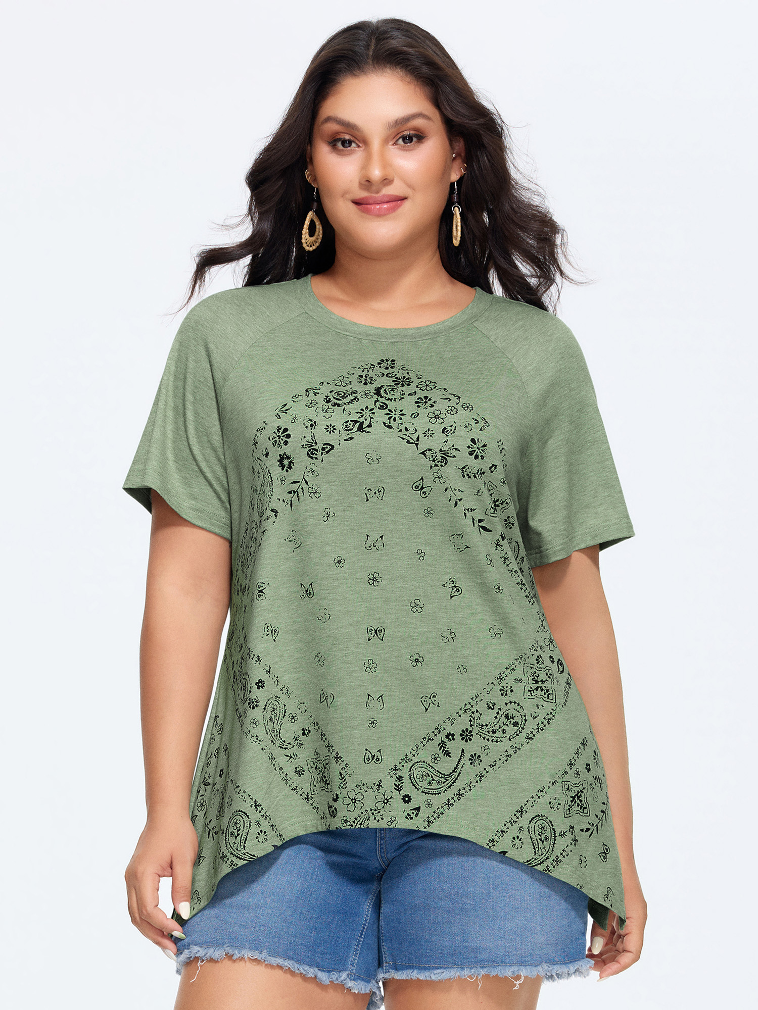 BloomChic Women's Plus Size Supersoft Stretchy Arc Hem T-Shirt Greenbean Geometric Vacation Short sleeve Round Neck 10/M