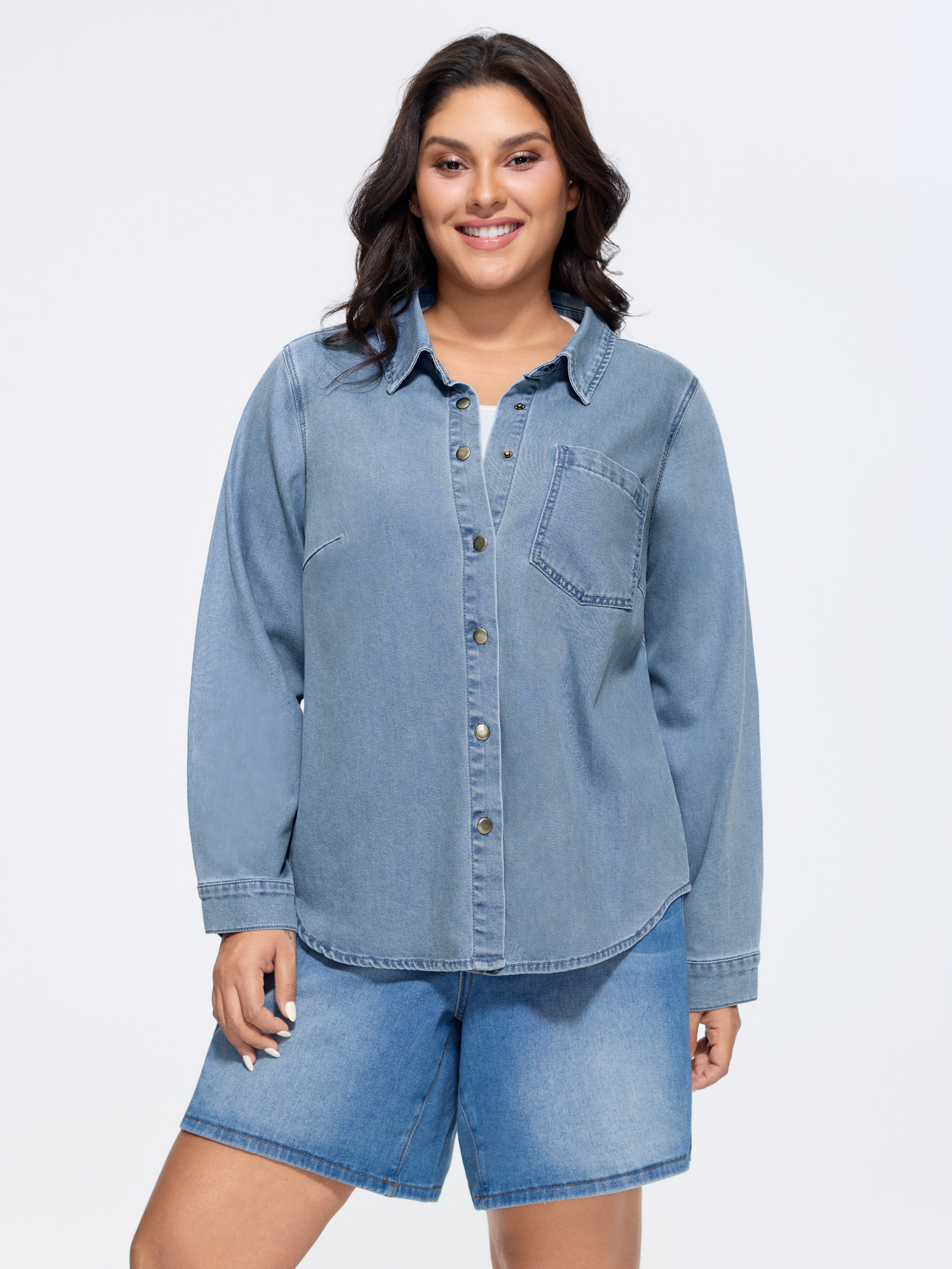Bloomchic Button-down Pockets Denim Jacket In Midblue
