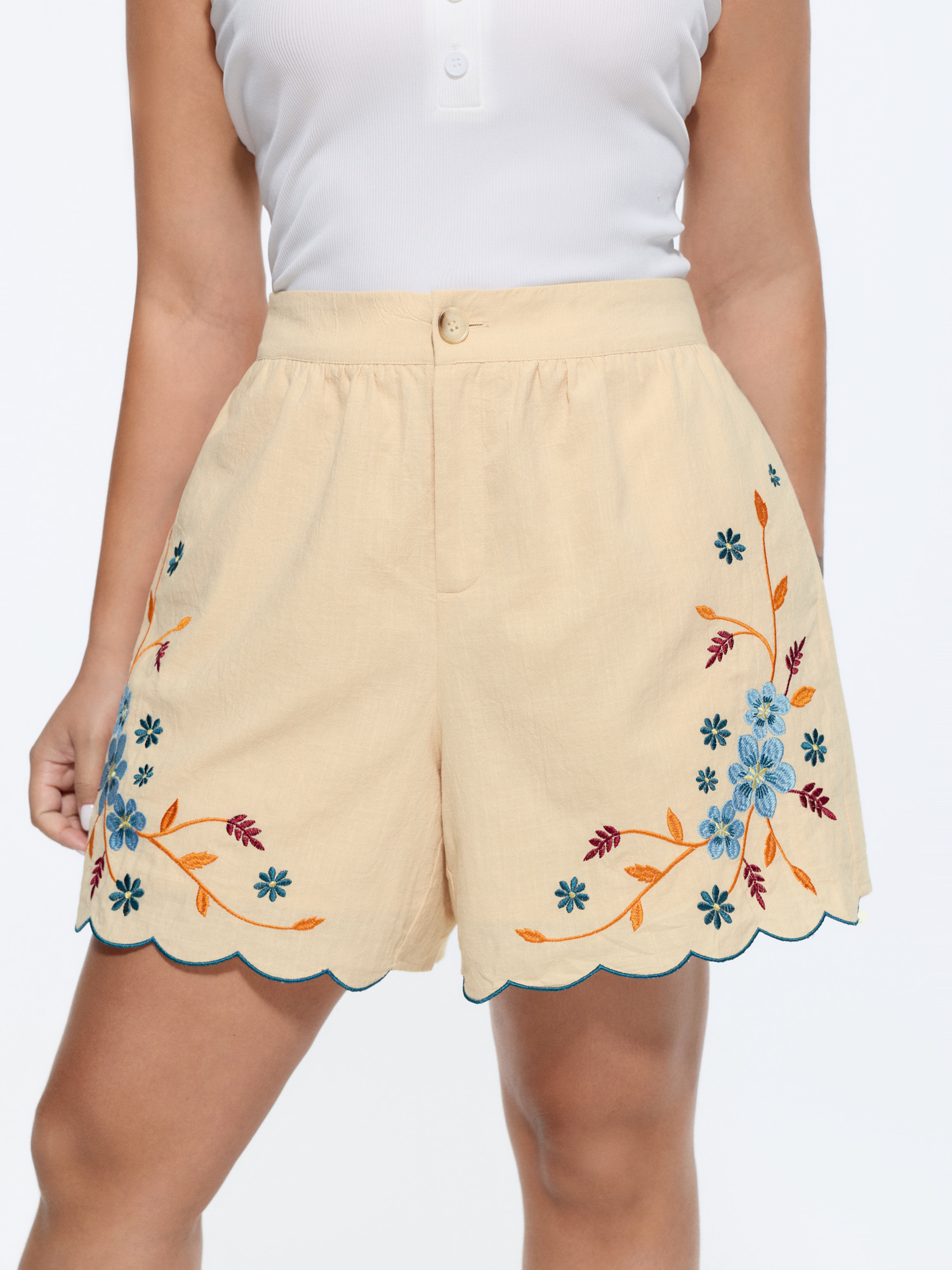BloomChic Women's Plus Size Cotton Colorful Floral Embroidered Pockets Shorts Apricot Wide leg Smocked Shorts 14-16/1X