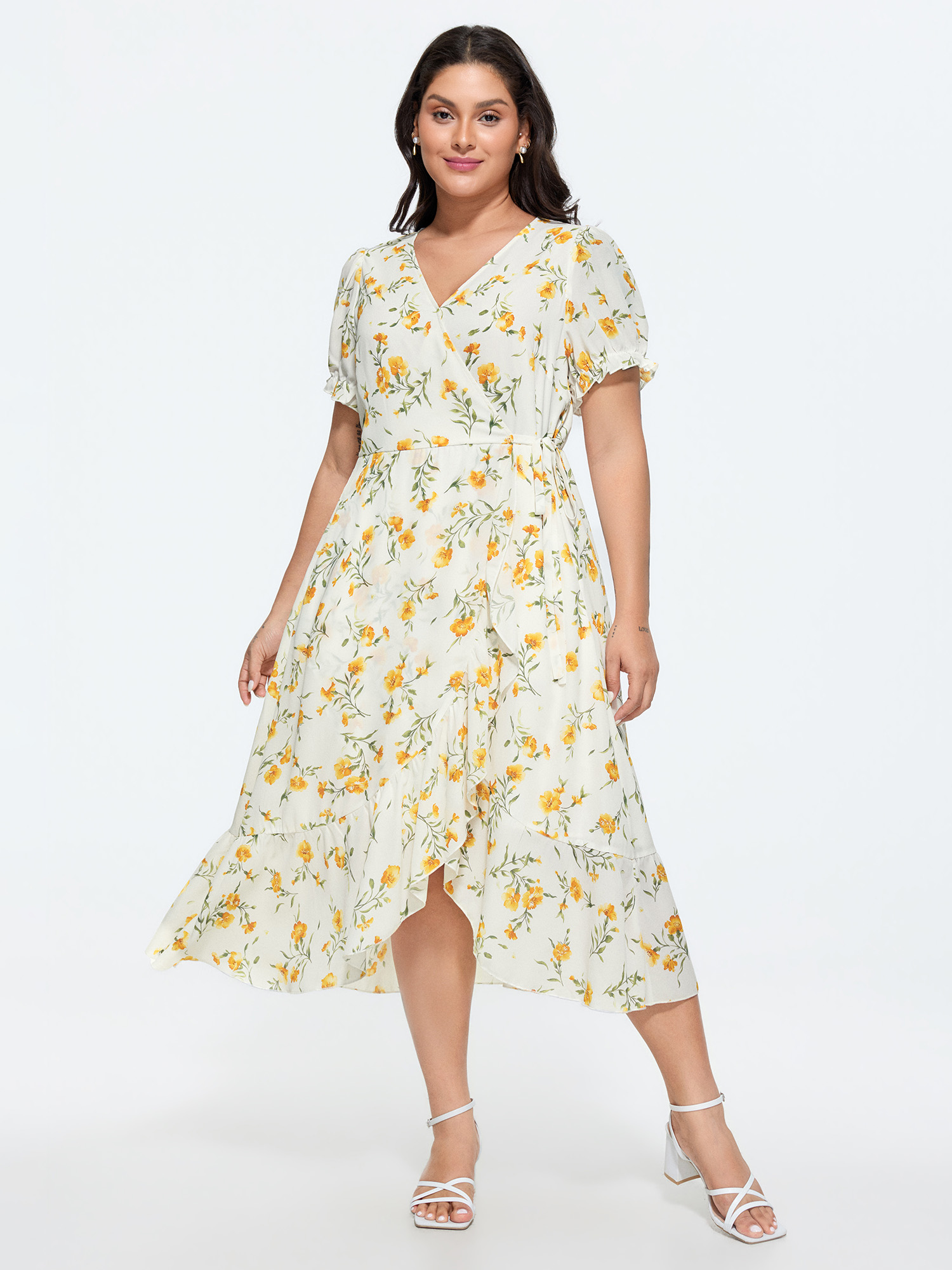 BloomChic Women's Plus Size Floral Print Petal Hem Flowy Midi Dress Beige Ditsy Floral Maxi Everyday-Elegant Lace-Up 10/M