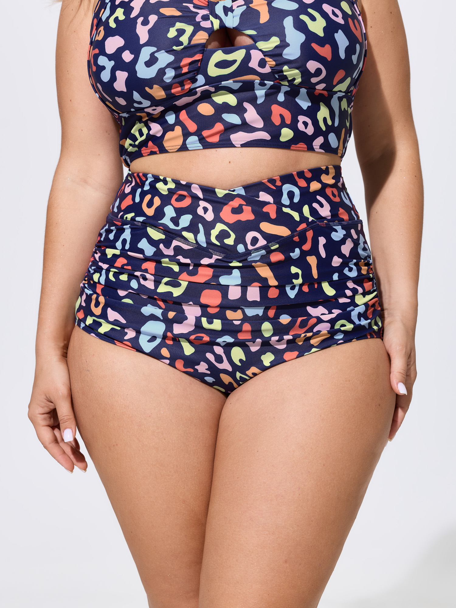 BloomChic Women's Plus Size Colorful Leopard Print Overlap Waist Bikini Bottoms Indigo Leopard cropped Non Elastic Waist 10/M
