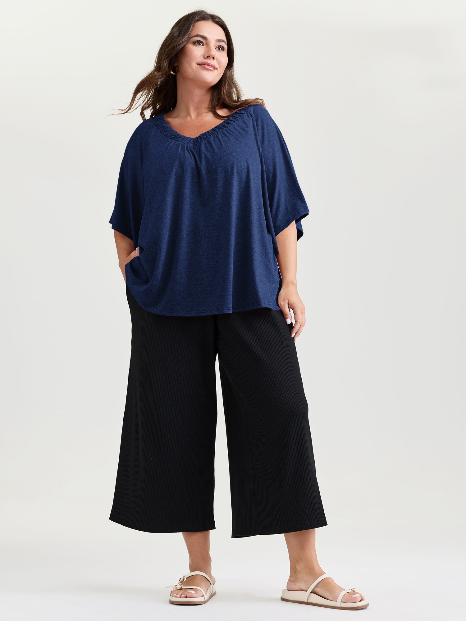 BloomChic Women's Plus Size Supersoft Bust-Friendly Flowy Plain Top Navy 3/4 Sleeve Everyday-Casual V-Neck 10/M