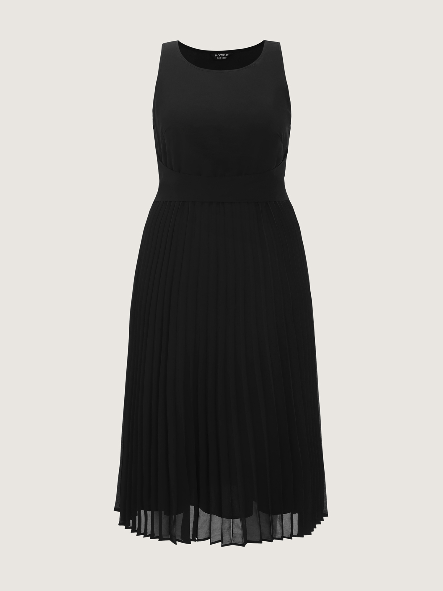 Side view of BloomChic Women's Plus Size Pleated Waist-Defining Sleeveless Maxi Dress Pureblack Party Maxi Cold Shoulder Round Neck 10/M