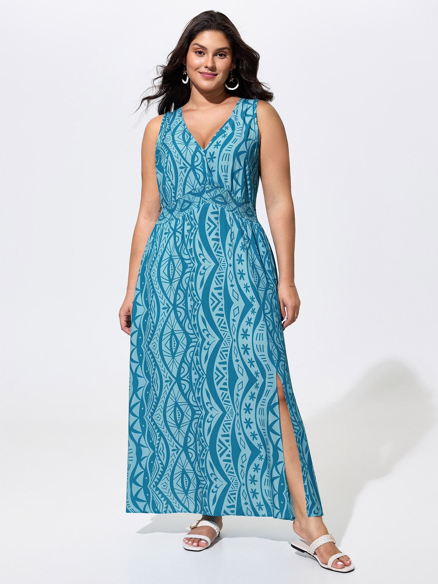 BloomChic Women's Plus Size Floral Print Shirred Sleeveless Maxi Dress Cerulean Graphic Maxi Vacation Smocked 12/L