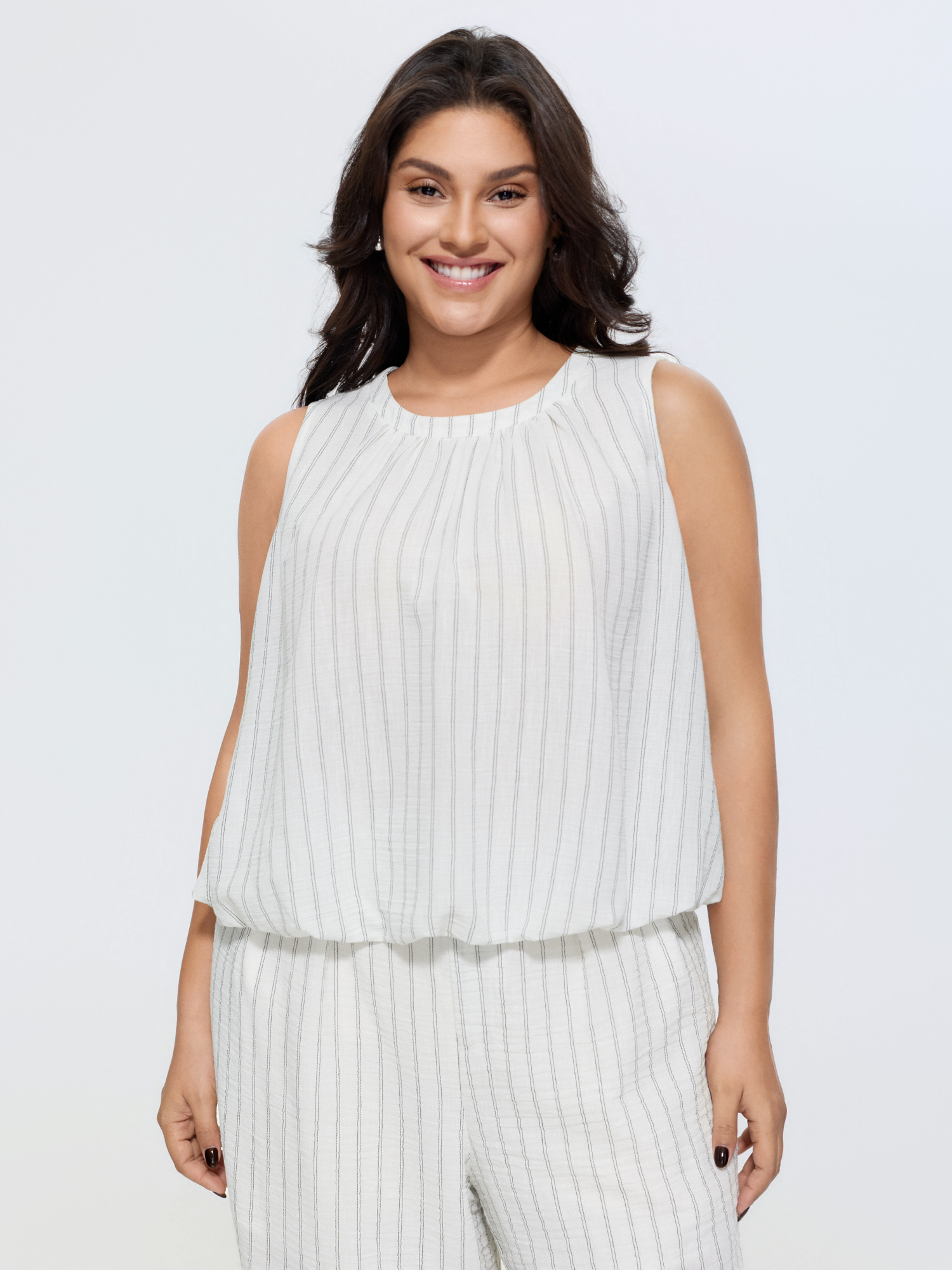 BloomChic Women's Plus Size Supersoft Striped Sleeveless Blouse Originalwhite Stripes Everyday-Casual Sleeveless Round Neck 10/M