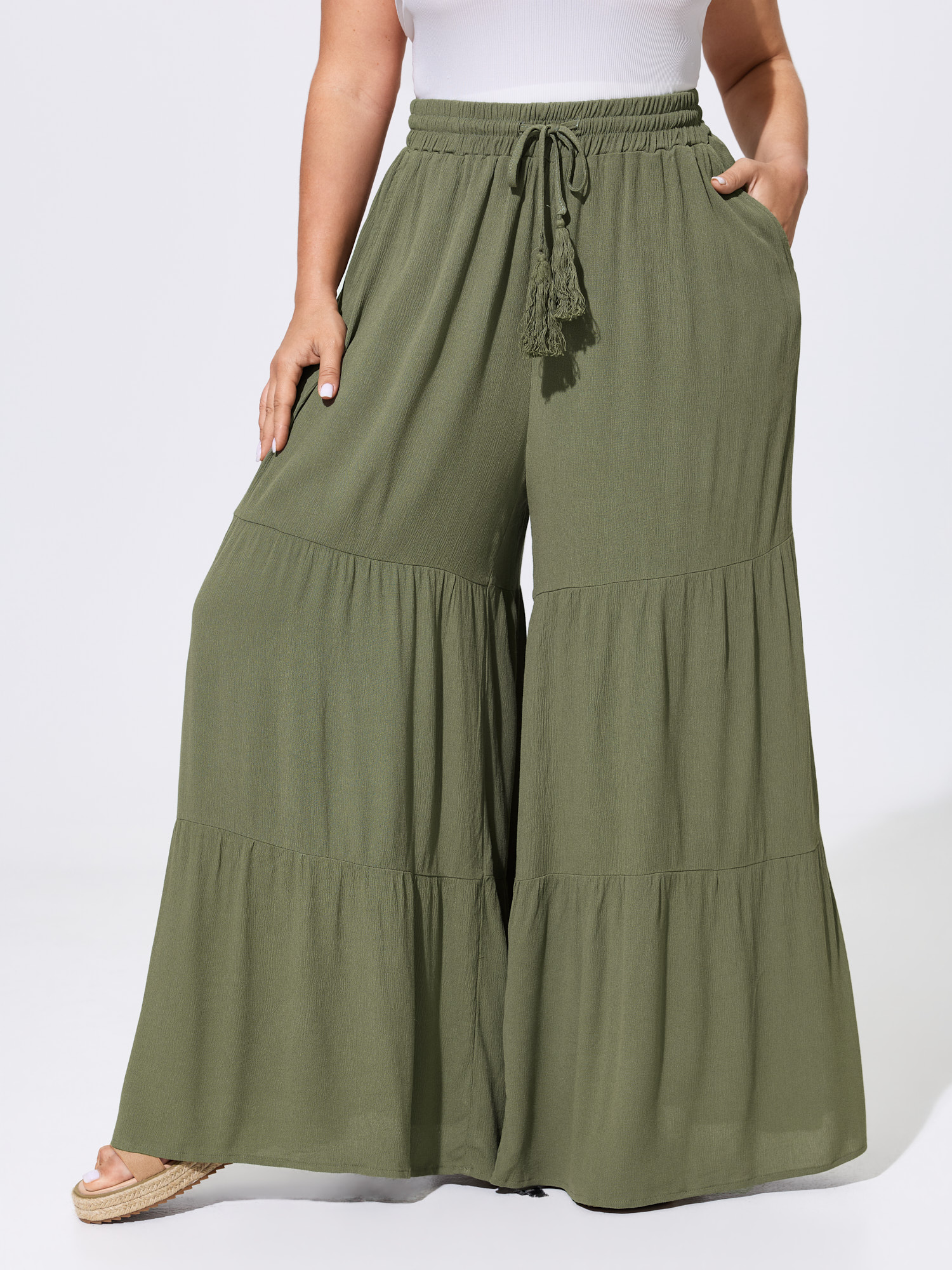 BloomChic Women's Plus Size Tassel Drawstring Tiered Wide-Leg Pants Greenbean Solid Wide leg Mid Rise 12/L