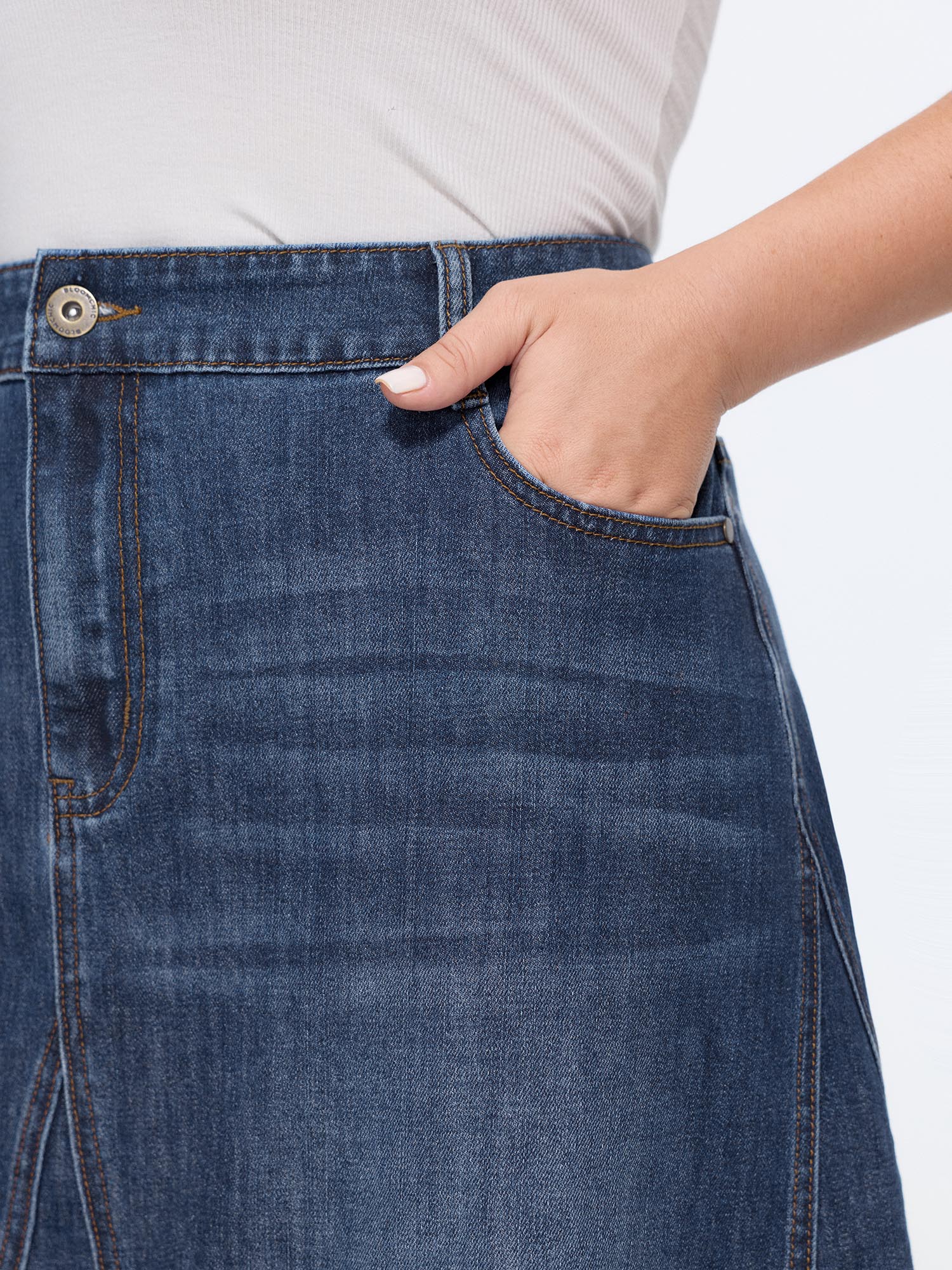Side view of BloomChic Women's Plus Size Stretchy Seamed Mid-Rise Denim Skirt Denimblue Non Casual High Rise 12/L