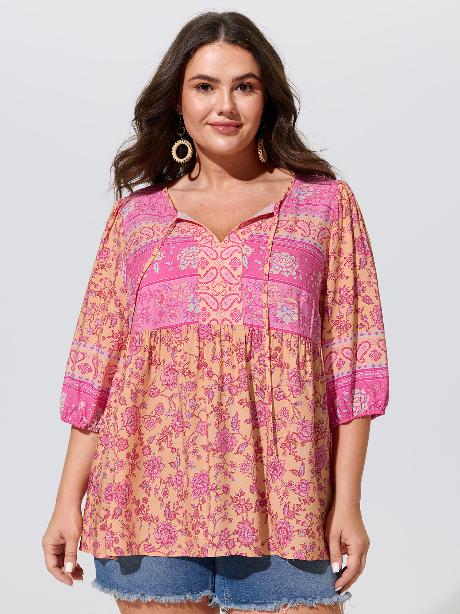 BloomChic Women's Plus Size Color Block Paisley Print Babydoll Blouse Beanpastepowder Ethnic Floral Vacation 3/4 Sleeve Tie-Neck 10/M