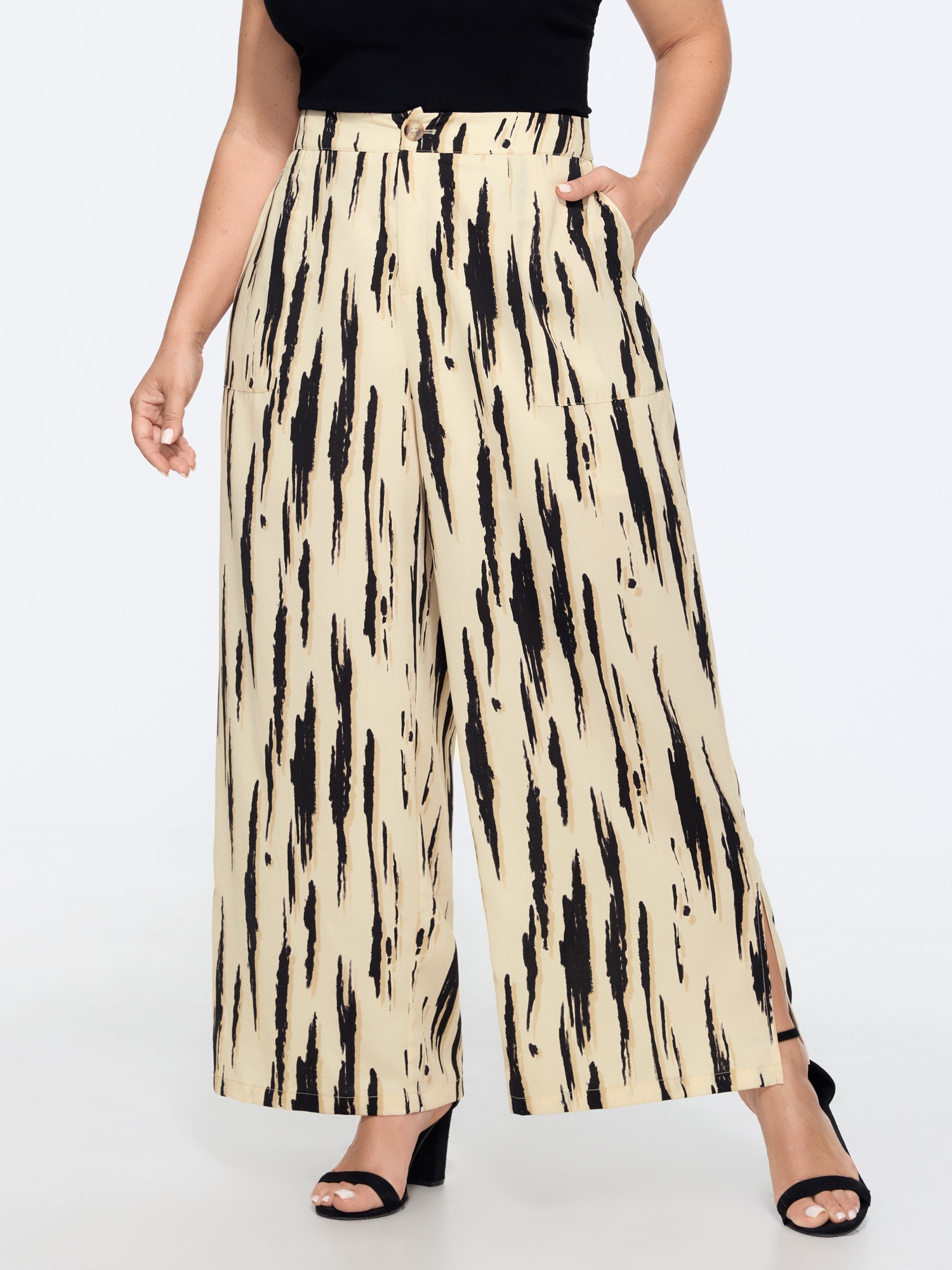 BloomChic Women's Plus Size Abstract Print Side Slit Wide Leg Pants LightBrown Ripple Wide leg Mid Rise Everyday-Elegant 10/M