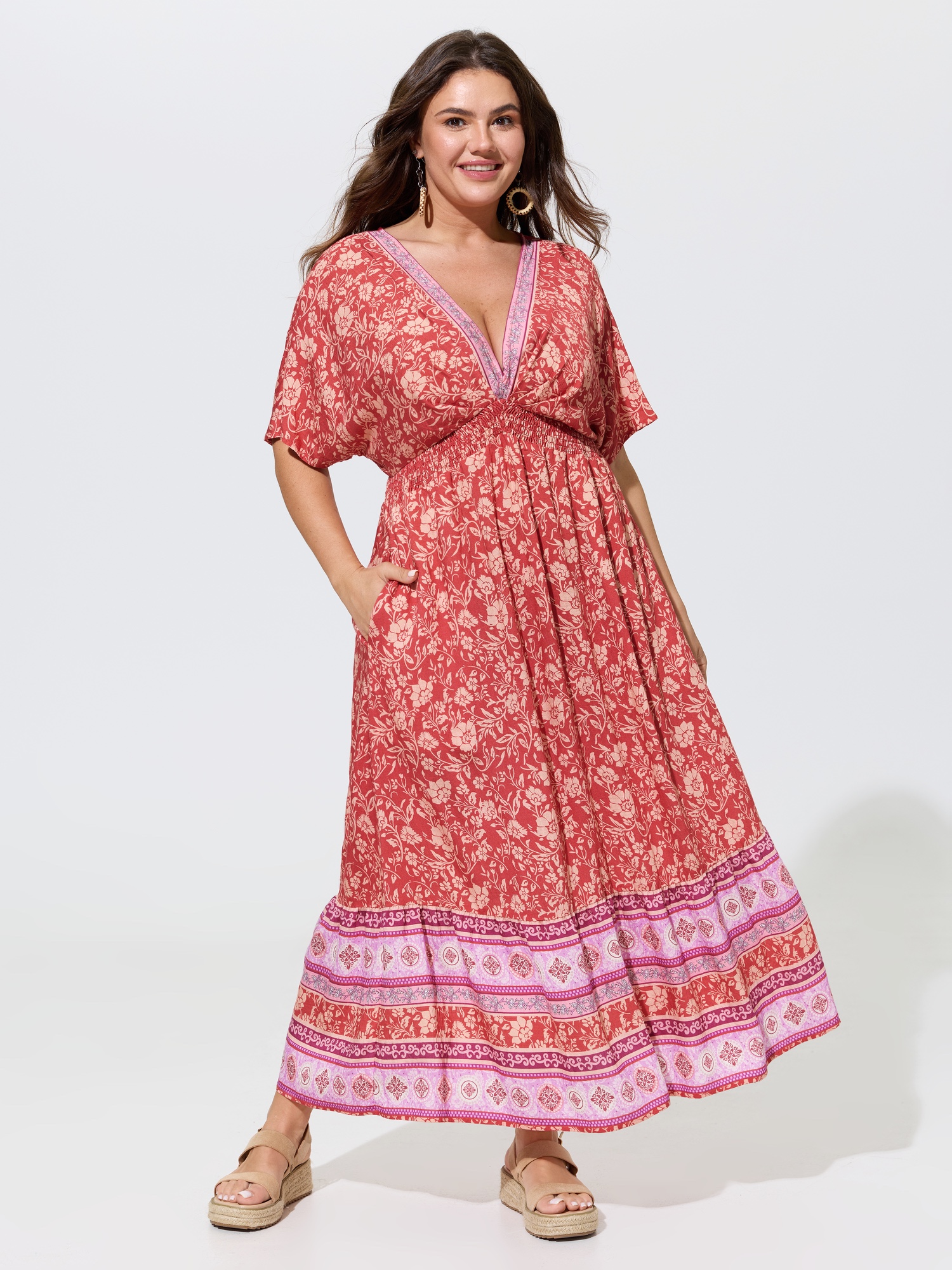 BloomChic Women's Plus Size Supersoft V-Neck Floral Print Patchwork Maxi Dress Salmon Floral Maxi Vacation Smocked 30/6X