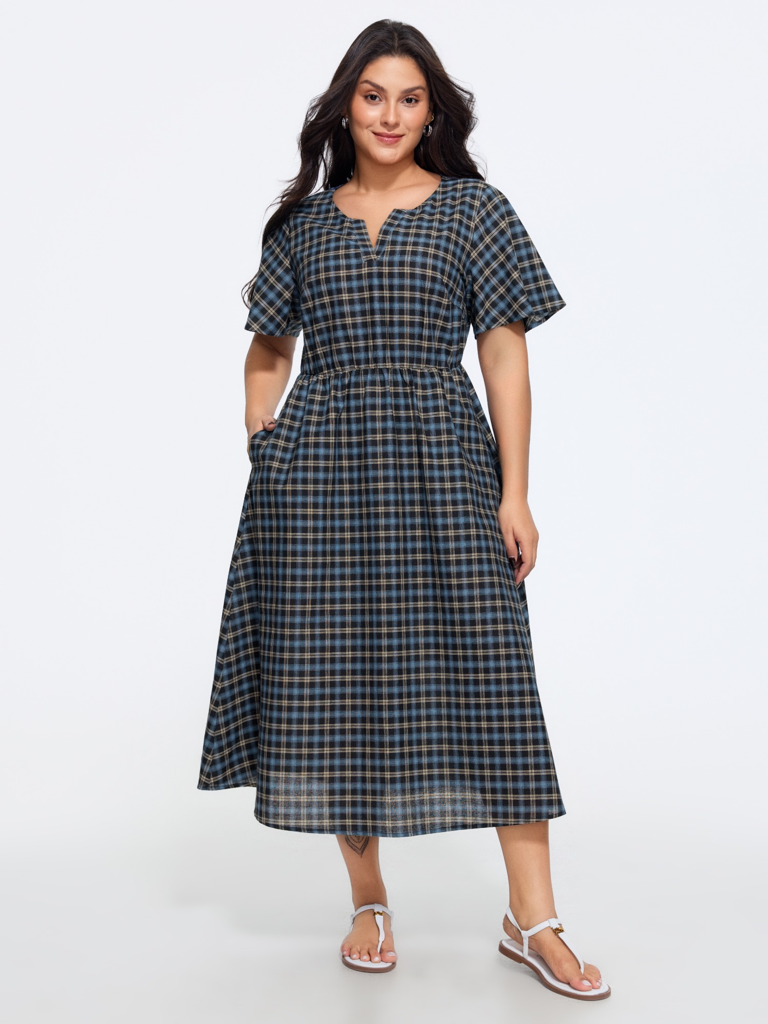 BloomChic Women's Plus Size Plaid Print V Neck Ruched Side Pocket Midi Dress Black Plaid Midi Everyday-Casual 10/M