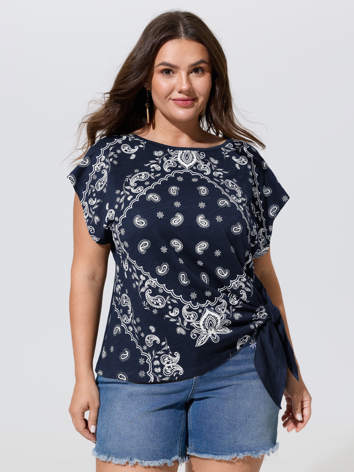 BloomChic Women's Plus Size Cotton Paisley Print Knotted Side T-Shirt Ocean Cavern Paisley Vacation Cap Sleeve Round Neck 10/M
