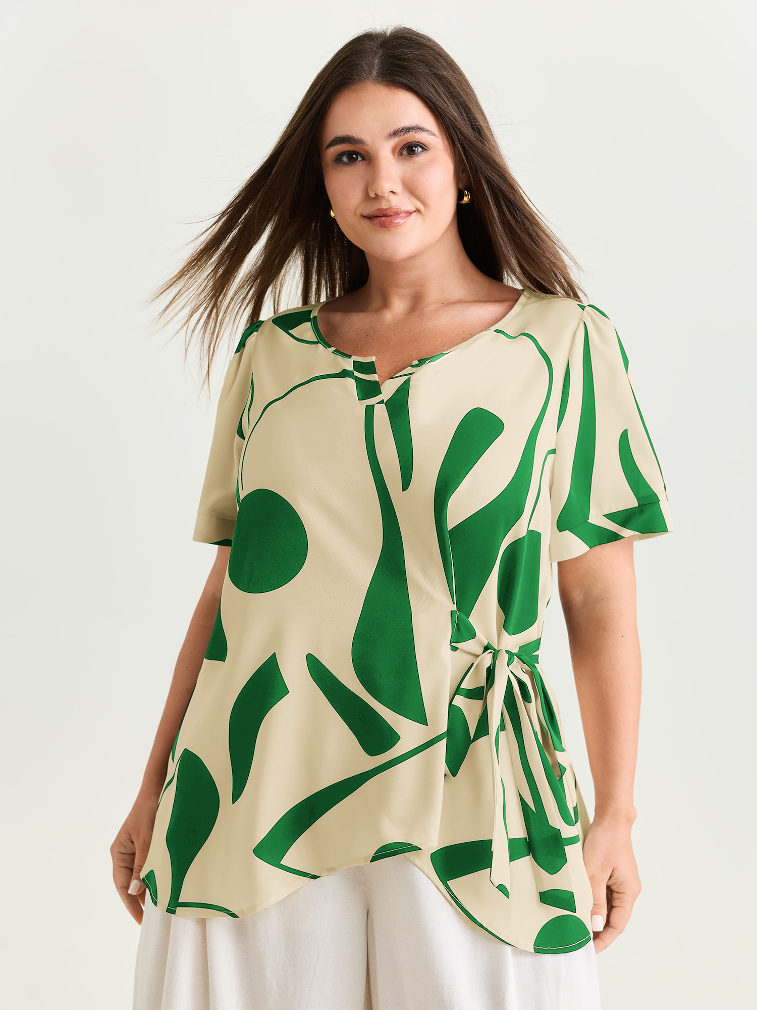 BloomChic Women's Plus Size Abstract Print Knotted Blouse Truegreen Art Print Office Short sleeve V-Notch Neck 10/M