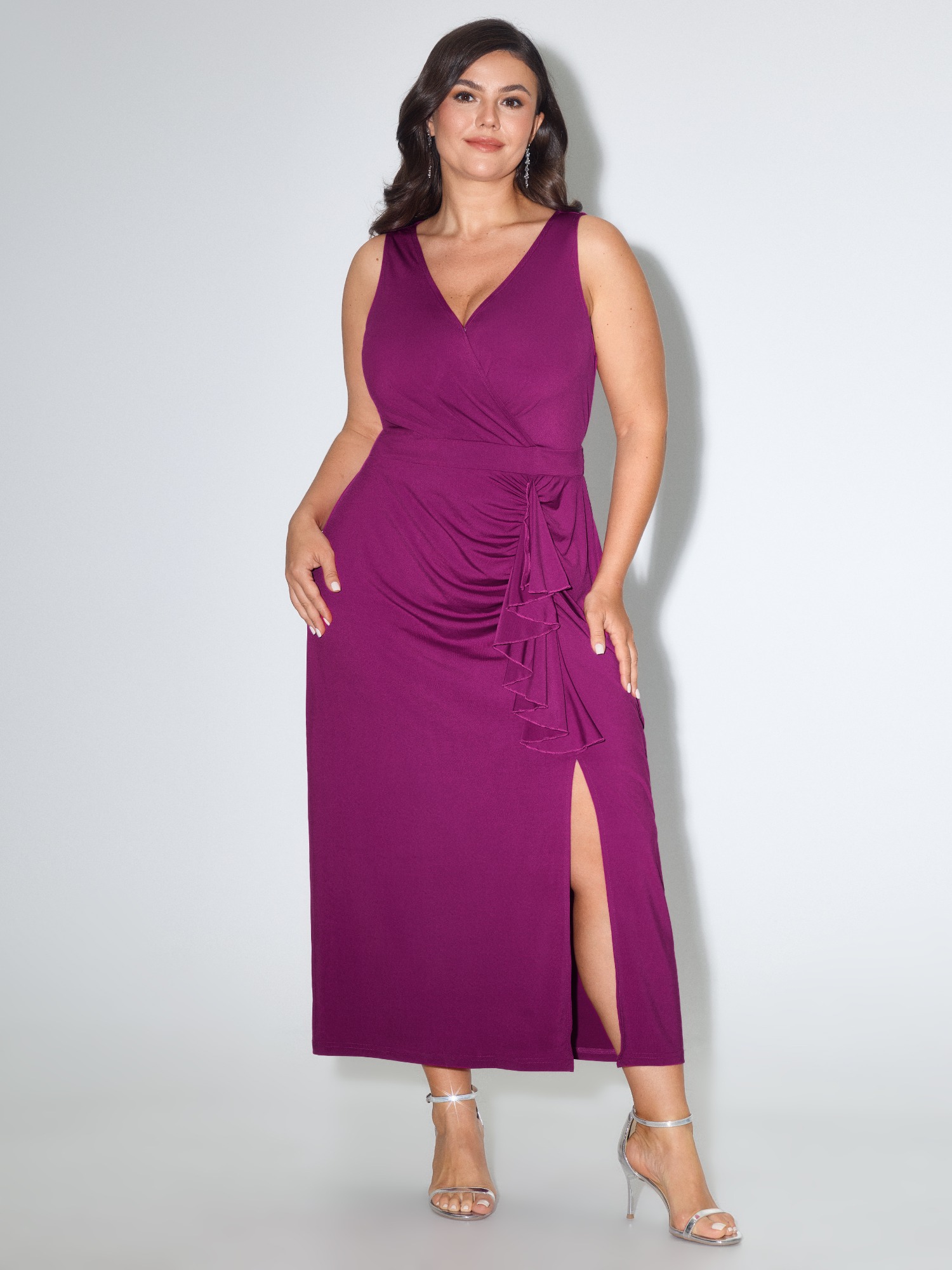 BloomChic Women's Plus Size Surplice Neck Side Ruched Slit Bodycon Maxi Dress Deeppurplered Occasion Maxi Smocked V-Neck 10/M