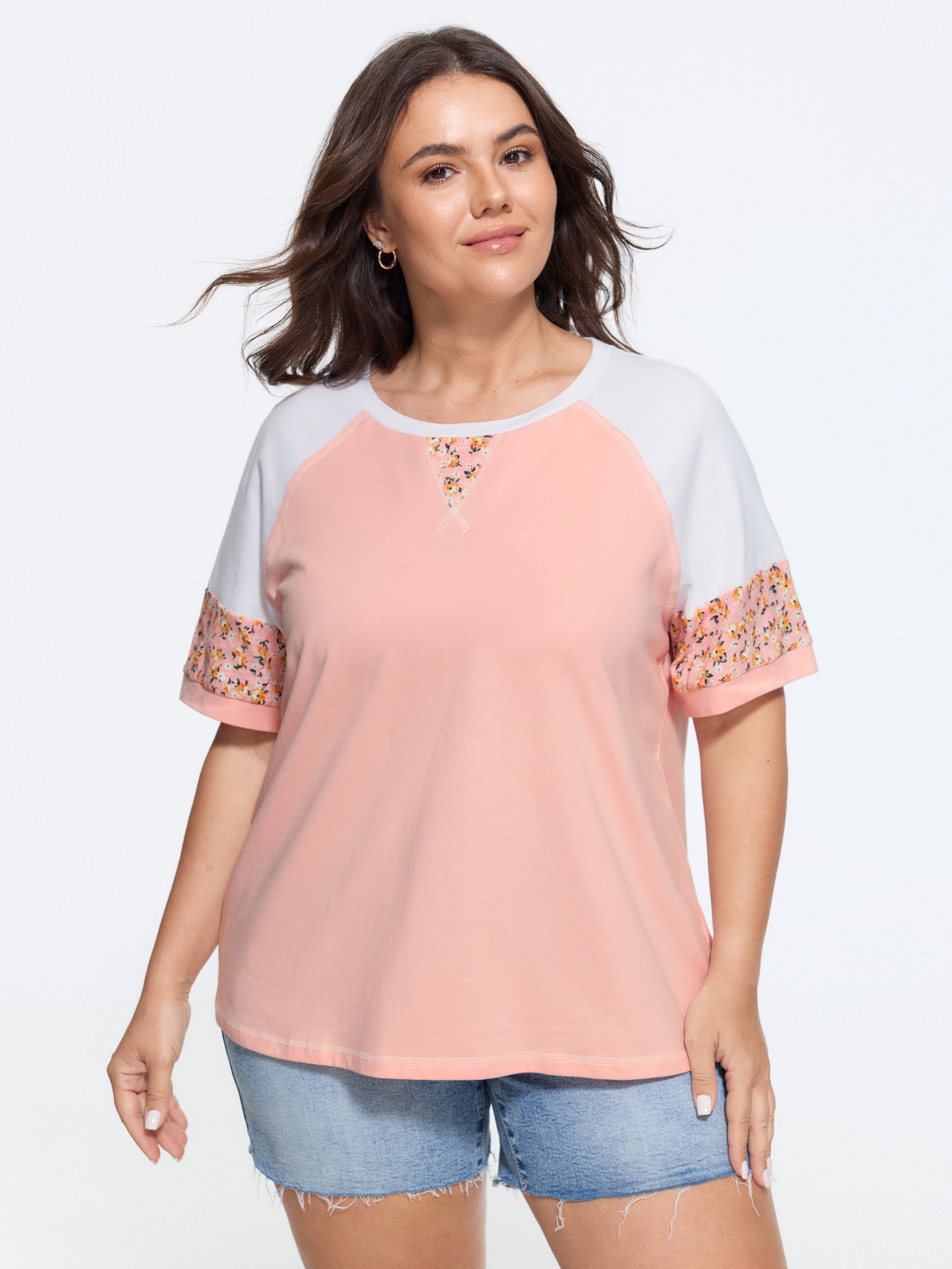 BloomChic Women's Plus Size Cotton Floral Print Raglan Sleeve Patchwork T-Shirt Multicolor Ditsy Floral Everyday-Casual Short sleeve Round Neck 28/5X