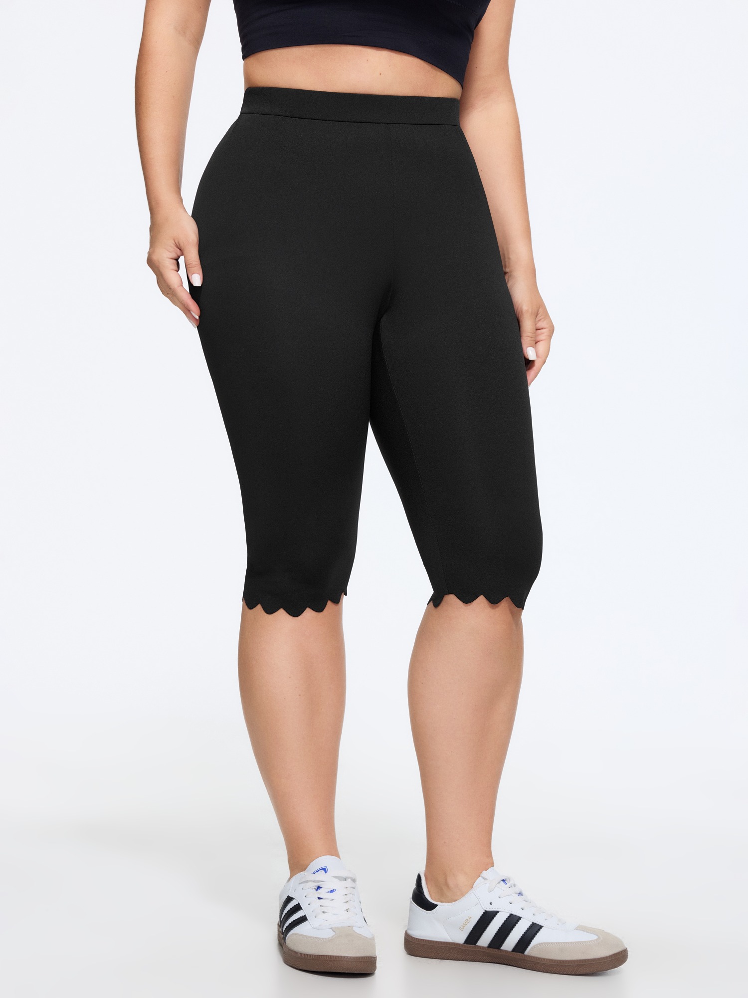 BloomChic Women's Plus Size High Waist Scallop Hem Capri Leggings Black Solid Skinny fit High Rise Casual 12/L