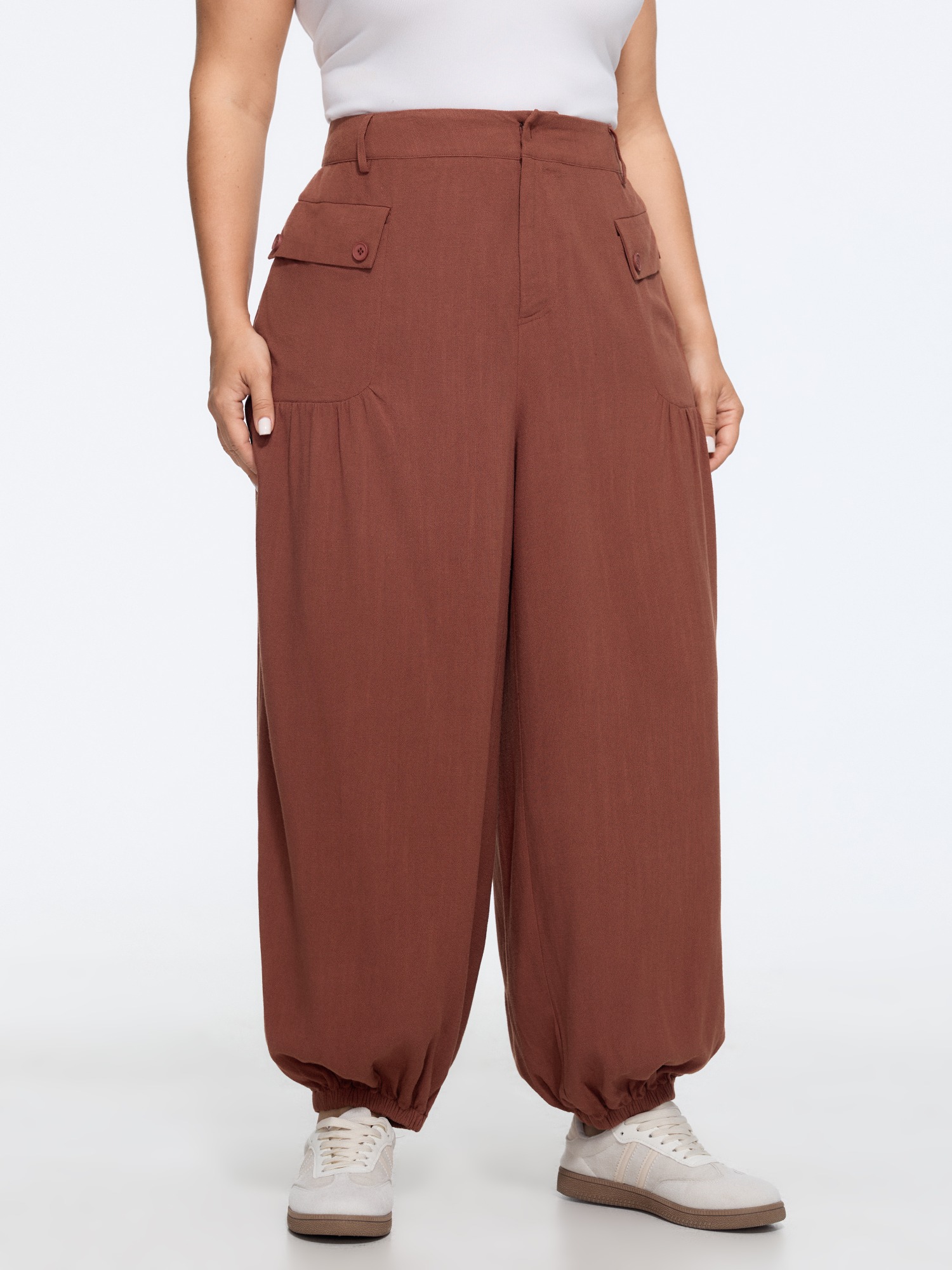 BloomChic Women's Plus Size High Waist Flap Pocket Ruched Jogger Pants Maroon Solid Jogger Mid Rise Everyday-Casual 10/M
