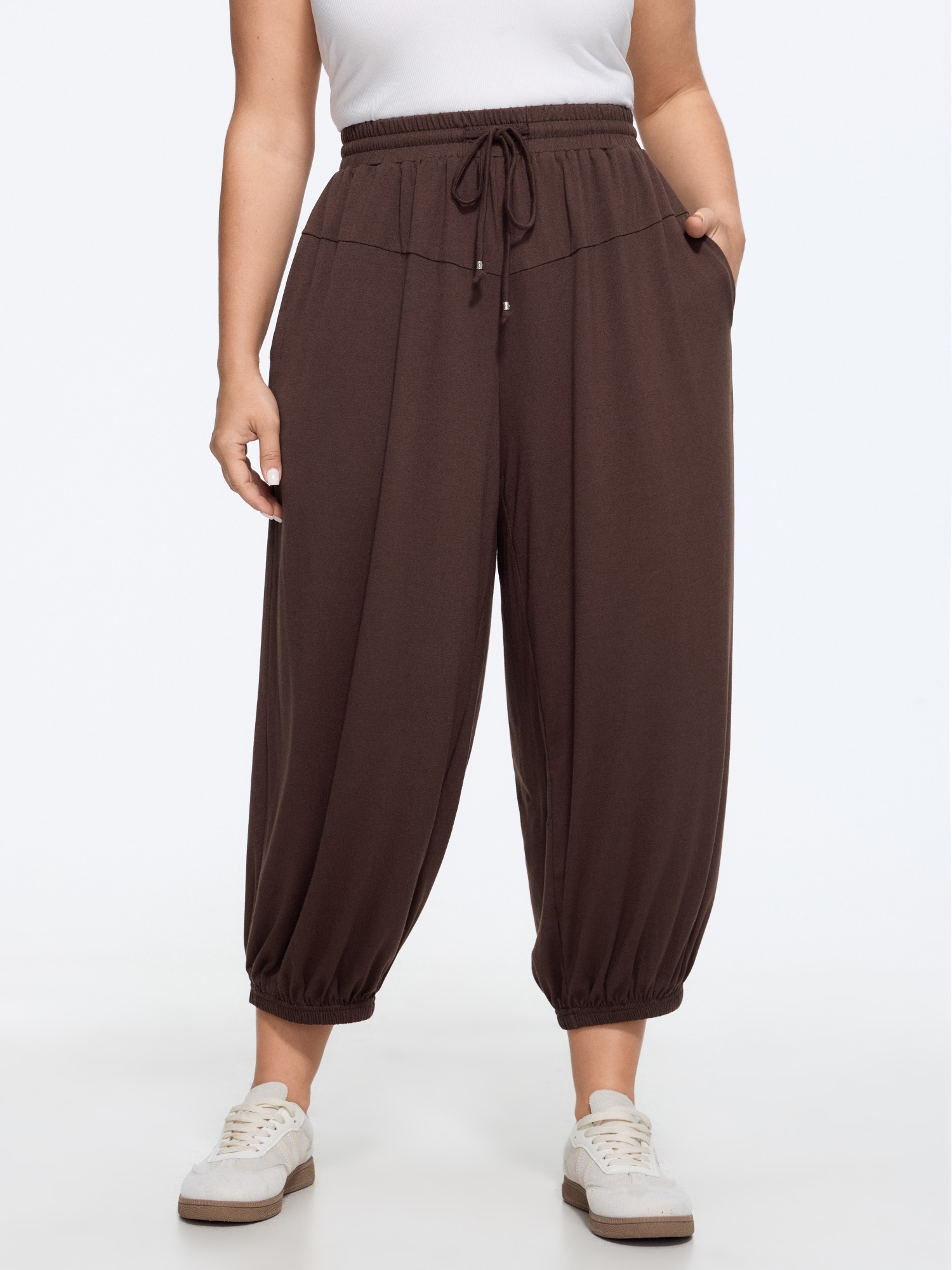 BloomChic Women's Plus Size Supersoft Drawstring Elastic Waist Jogger Pants DarkBrown Solid Jogger Mid Rise Everyday-Casual 10/M